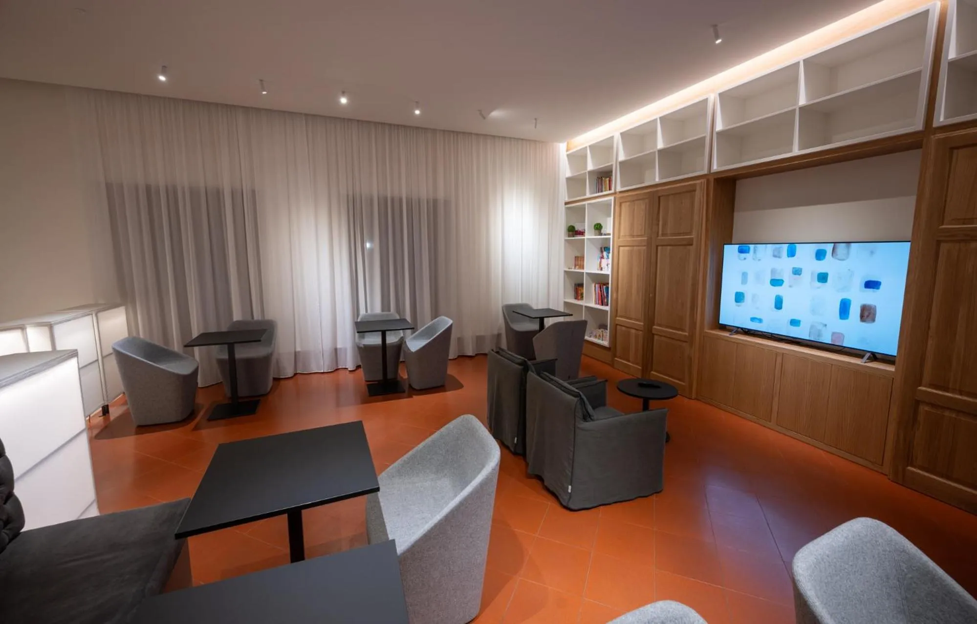 Communal lounge/ TV room in Hotel Moderno