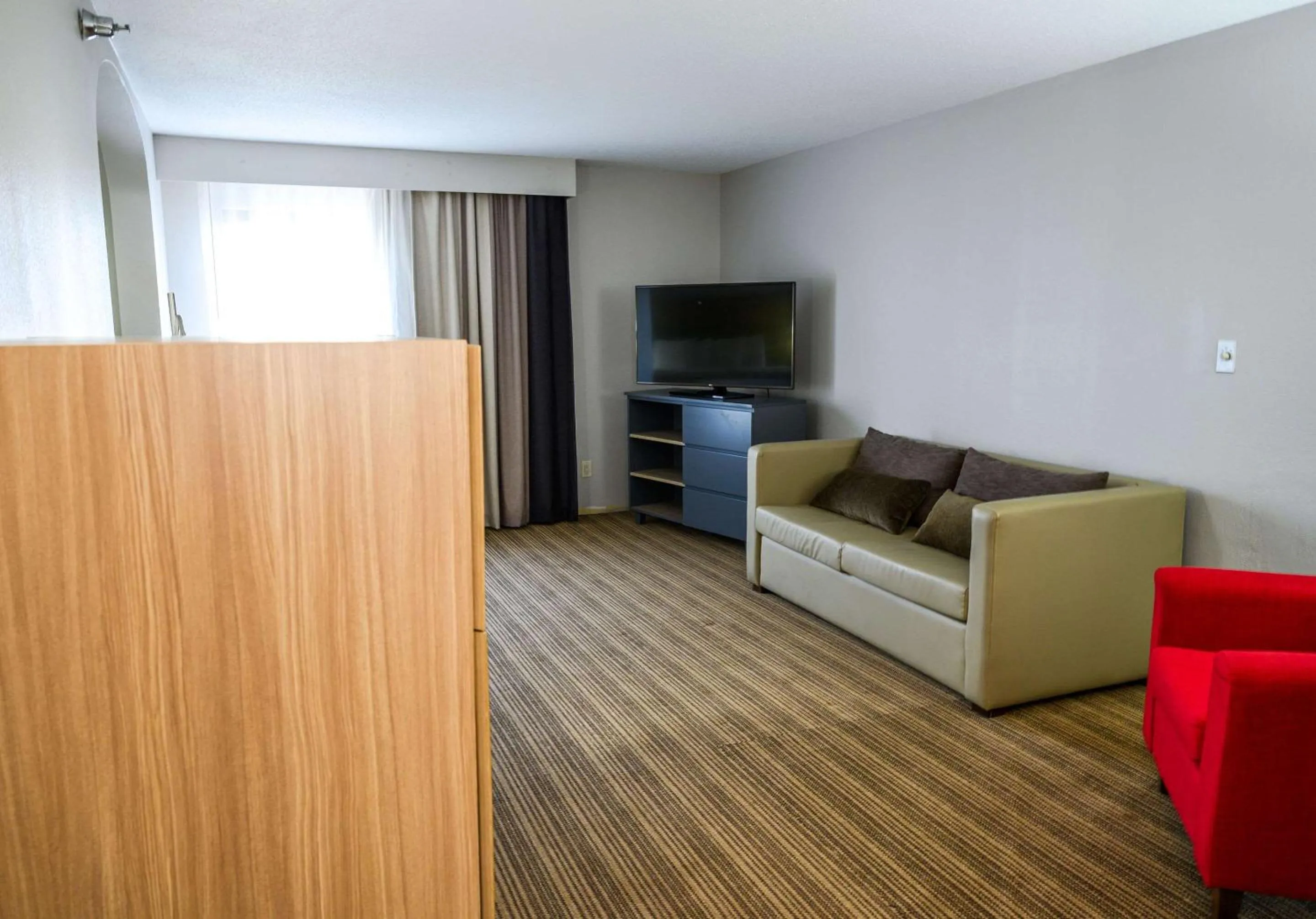 Bedroom in Country Inn & Suites by Radisson, Greenfield, IN