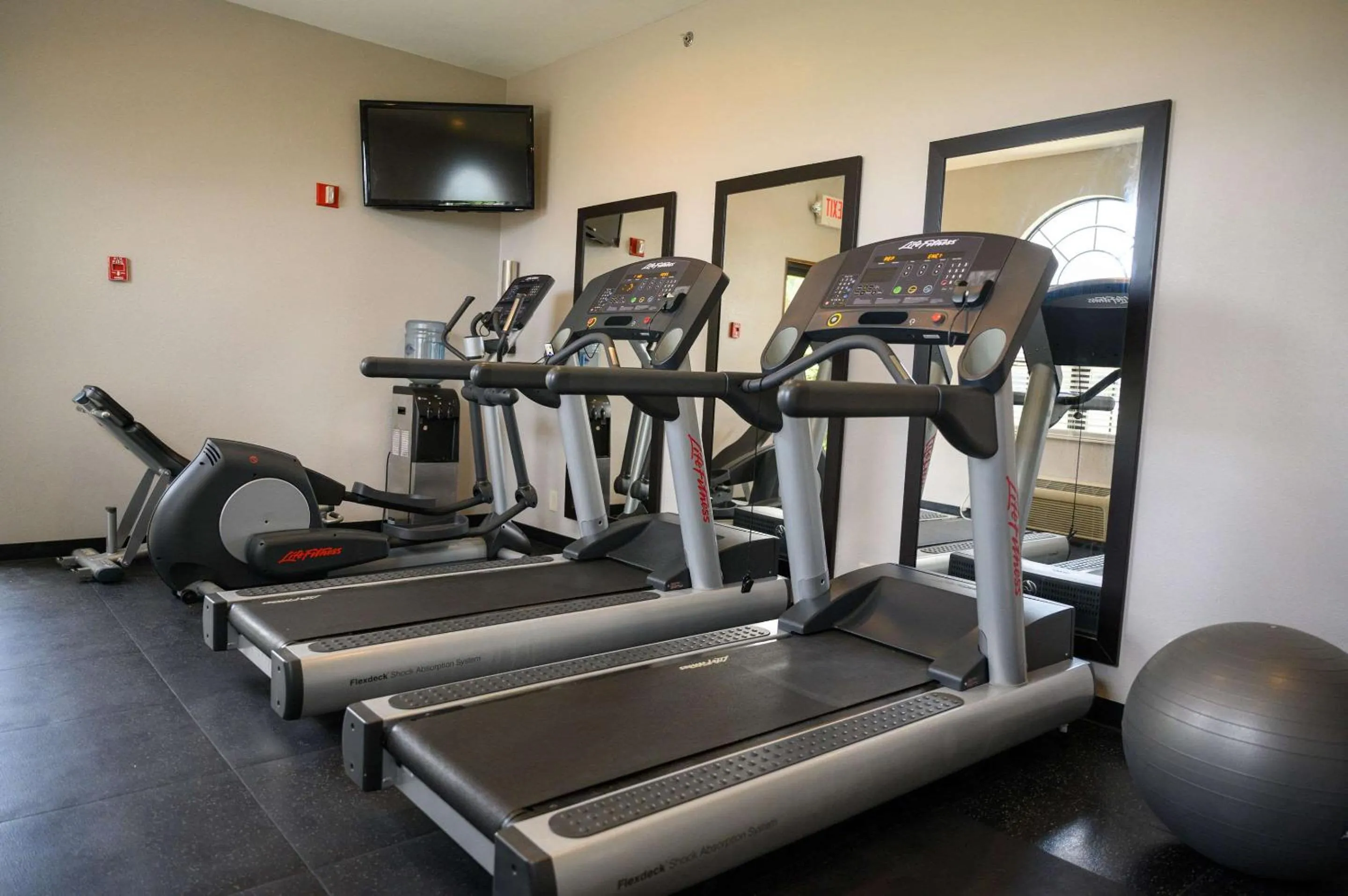 Fitness centre/facilities in Country Inn & Suites by Radisson, Greenfield, IN