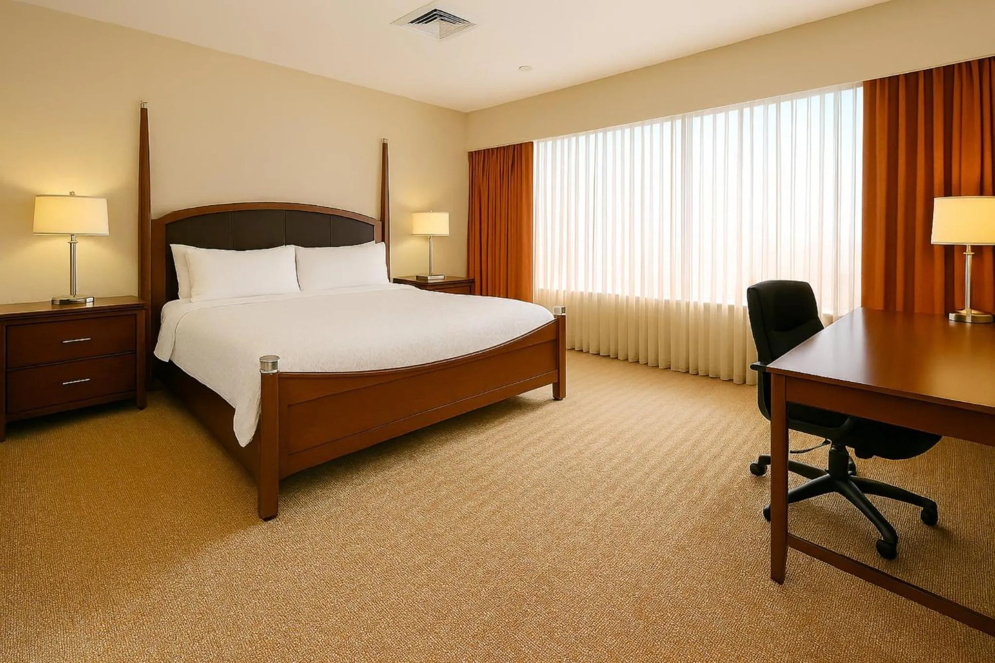 Photo of the whole room, Bed in Holiday Inn Sacramento Downtown-Arena by IHG