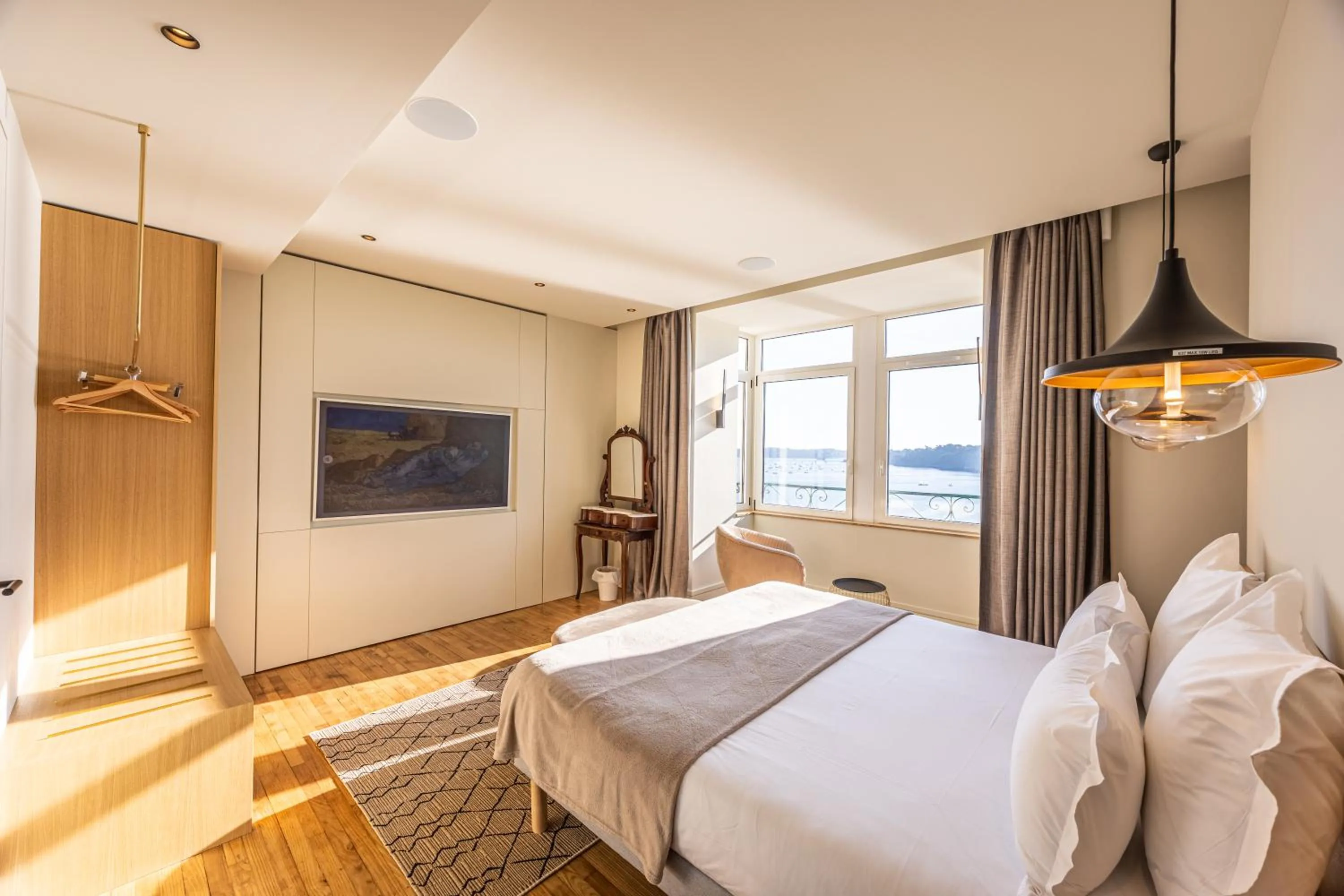 TV and multimedia, Bed in Restaurant Hotel Didier Méril