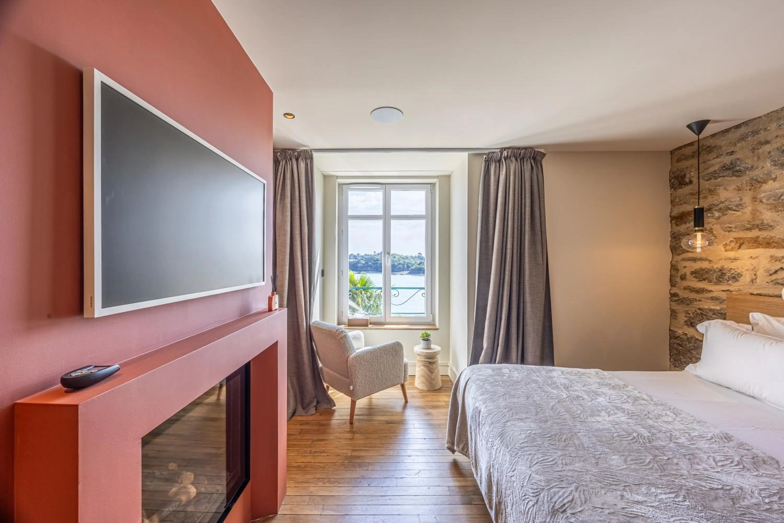 Bed in Restaurant Hotel Didier Méril