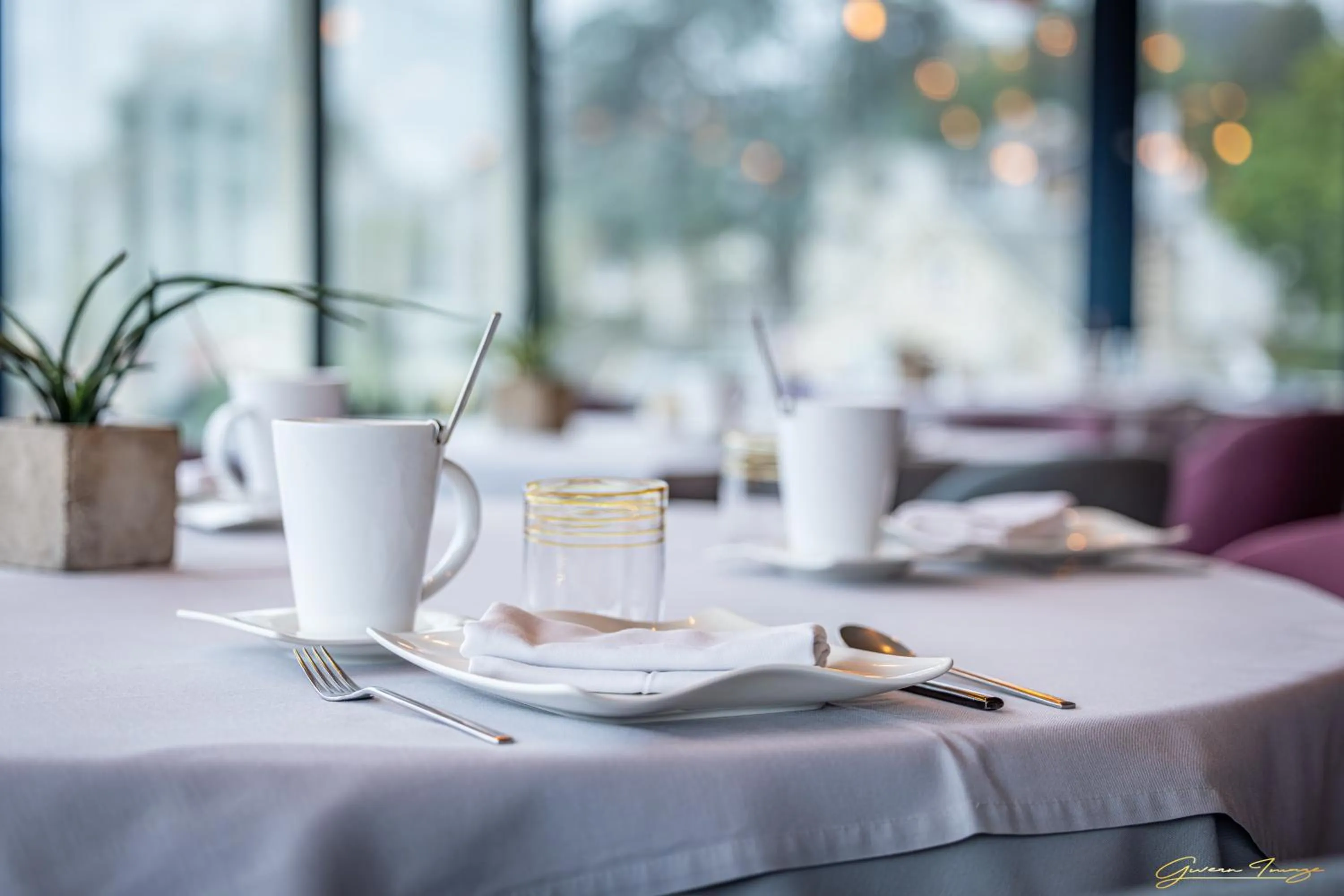 Property building in Restaurant Hotel Didier Méril