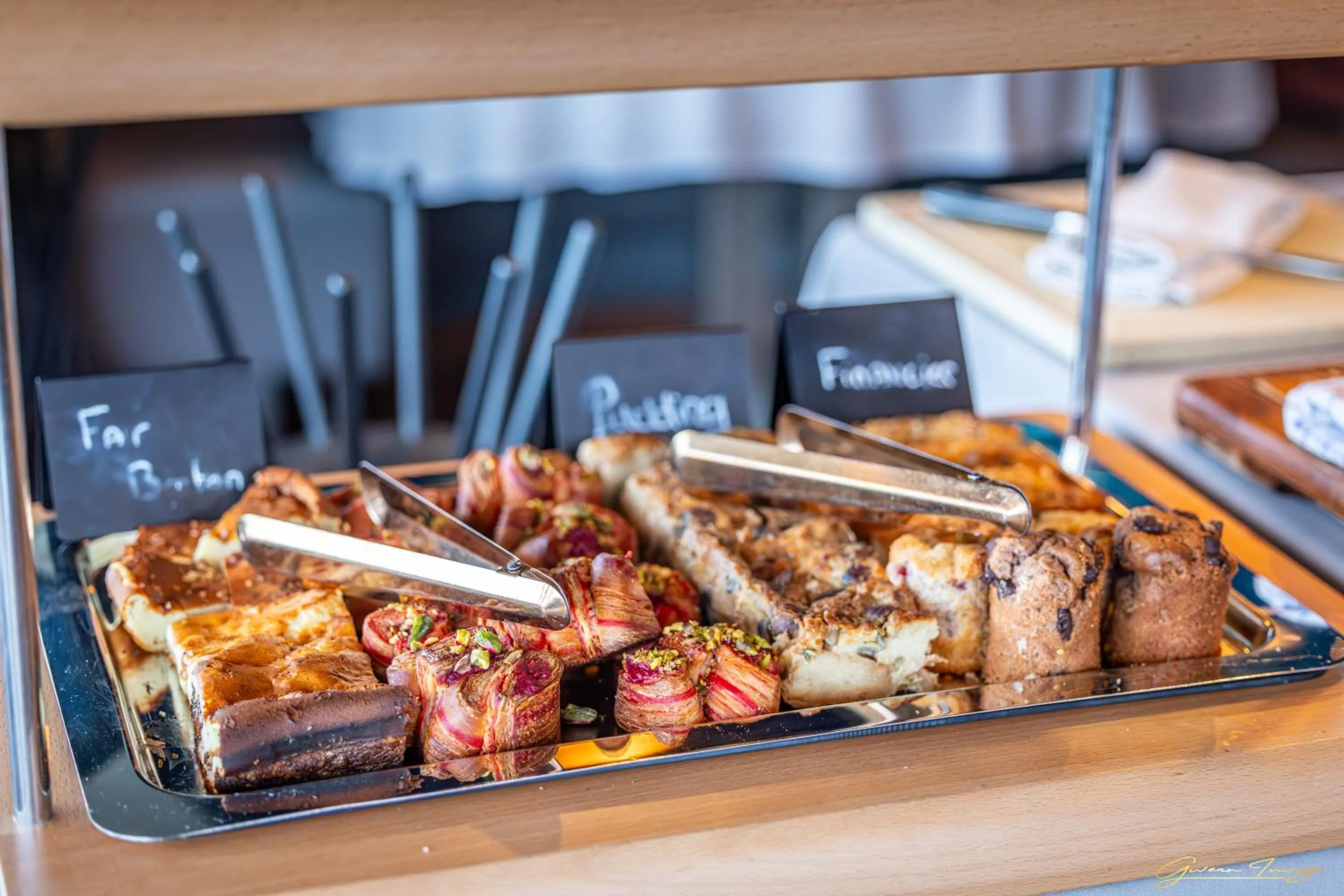 Property building in Restaurant Hotel Didier Méril