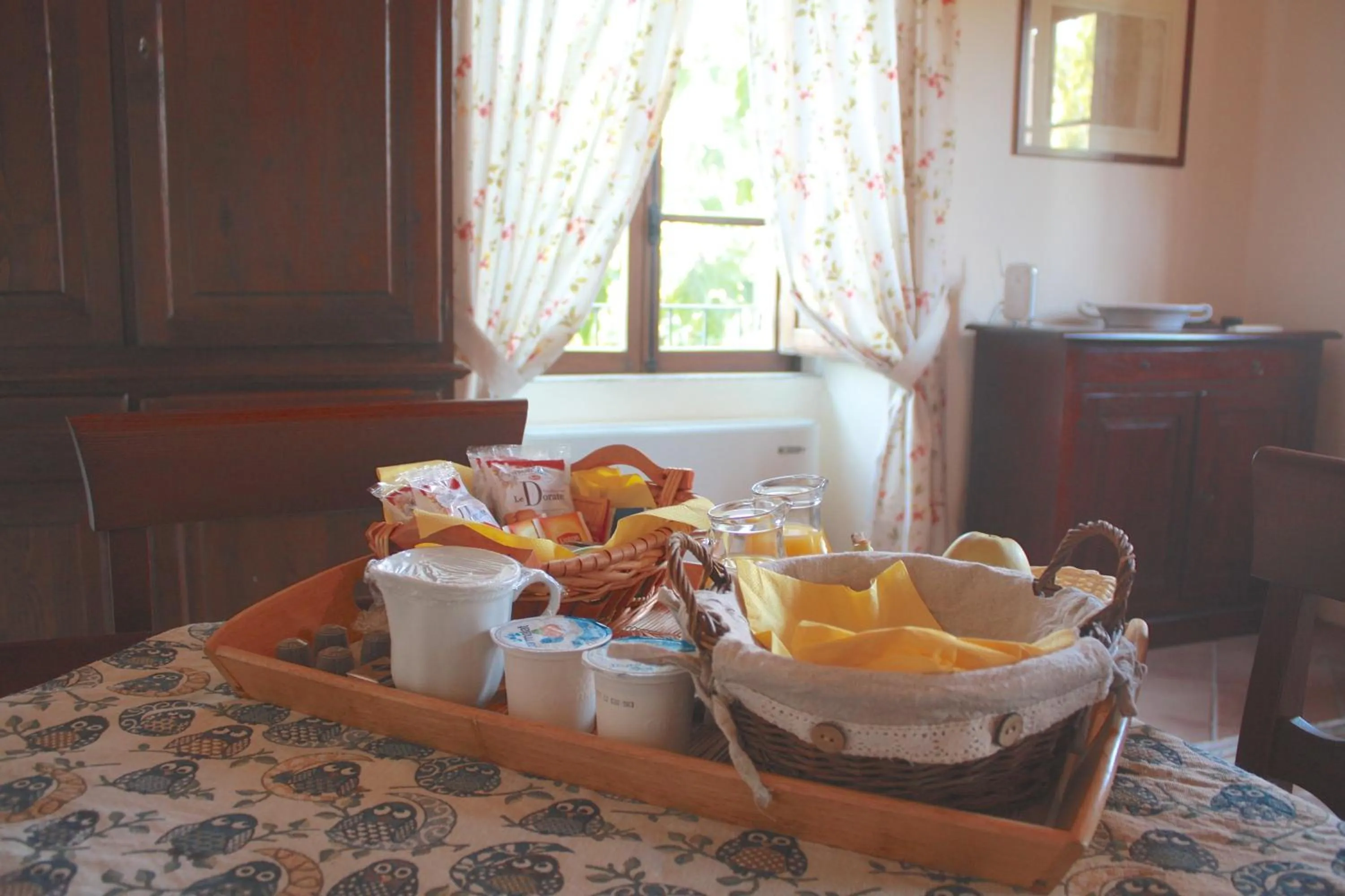 Food and drinks, Bed in Residenza Porta Guelfa