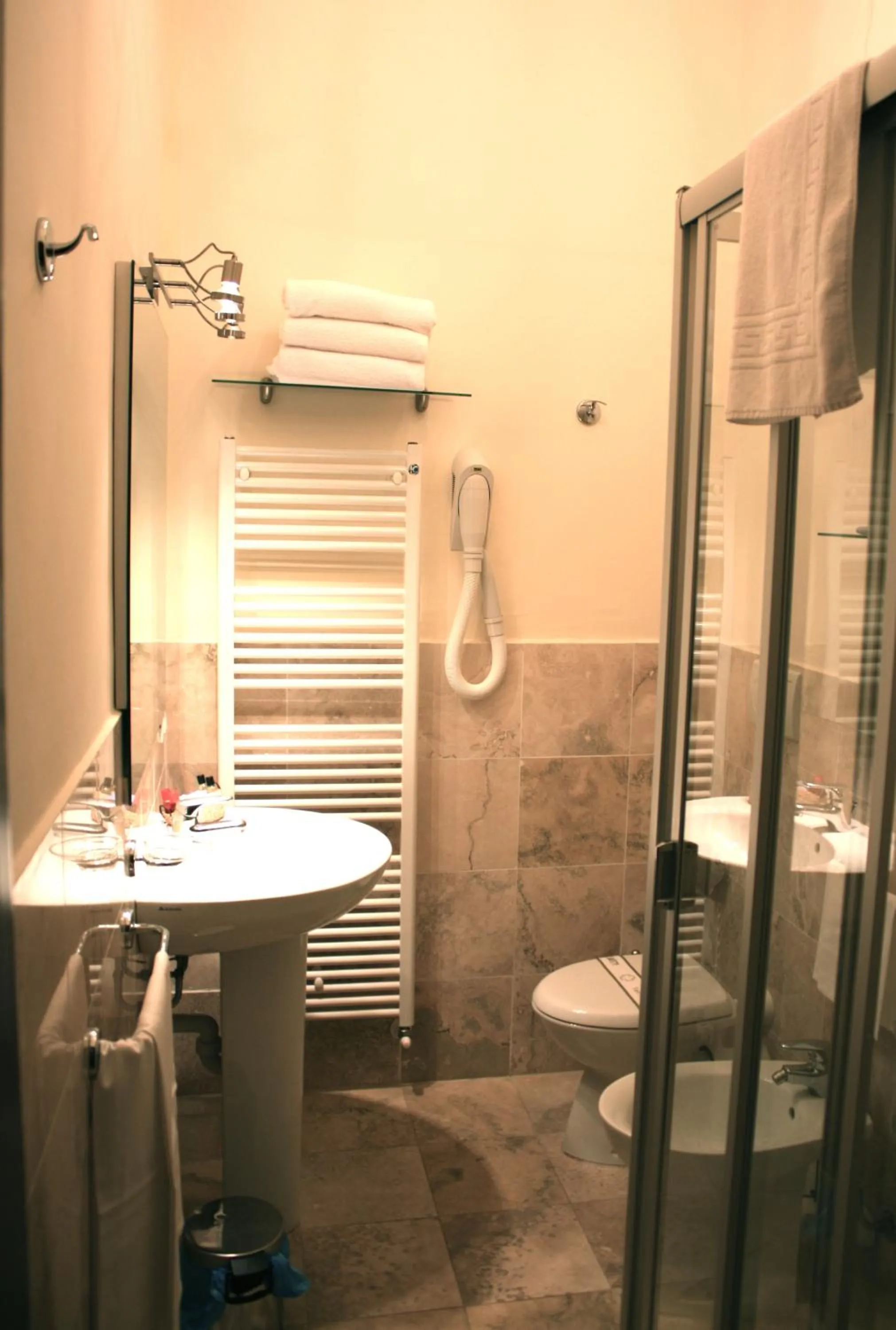 Shower in Residenza Porta Guelfa