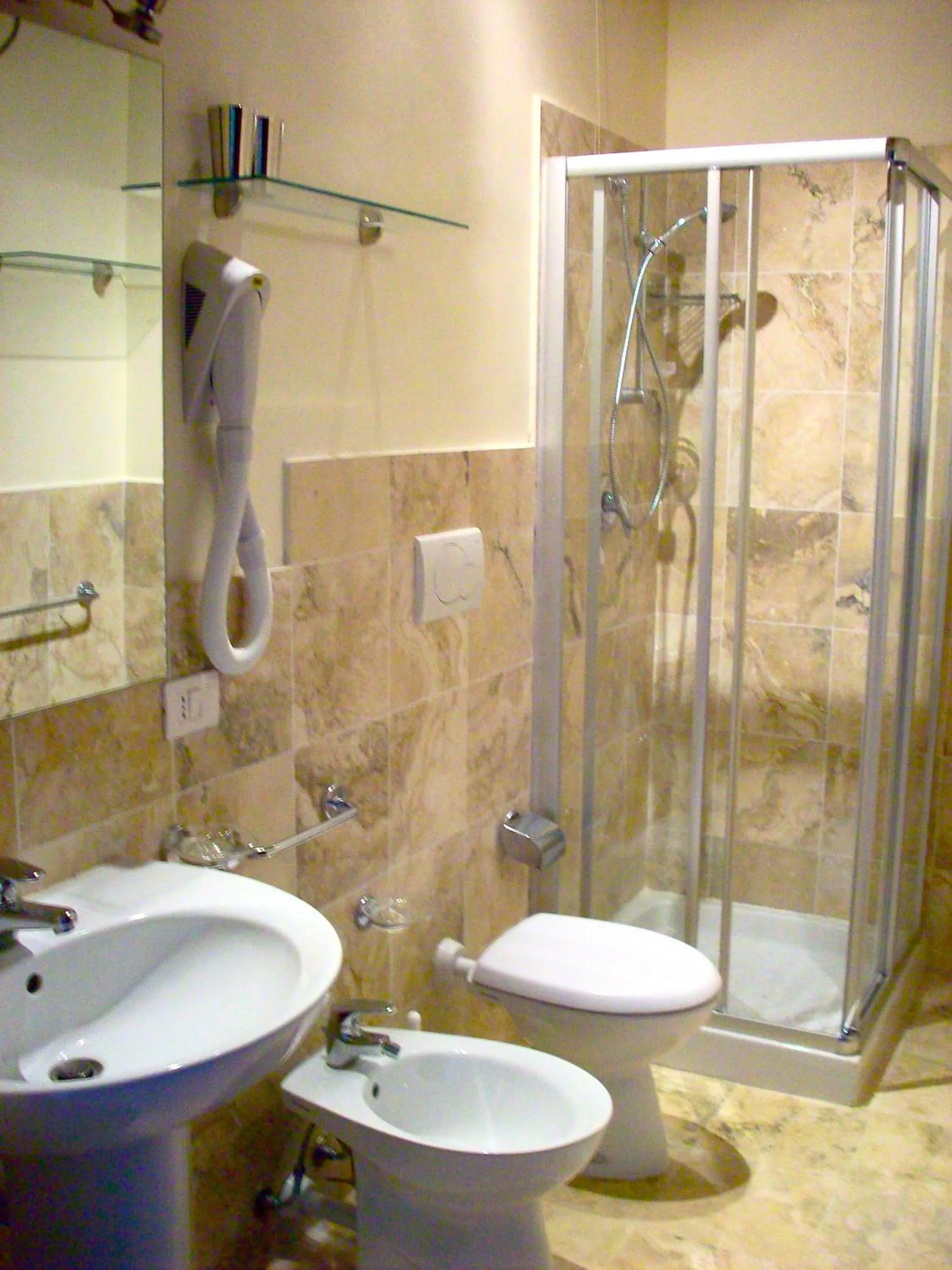 Shower in Residenza Porta Guelfa