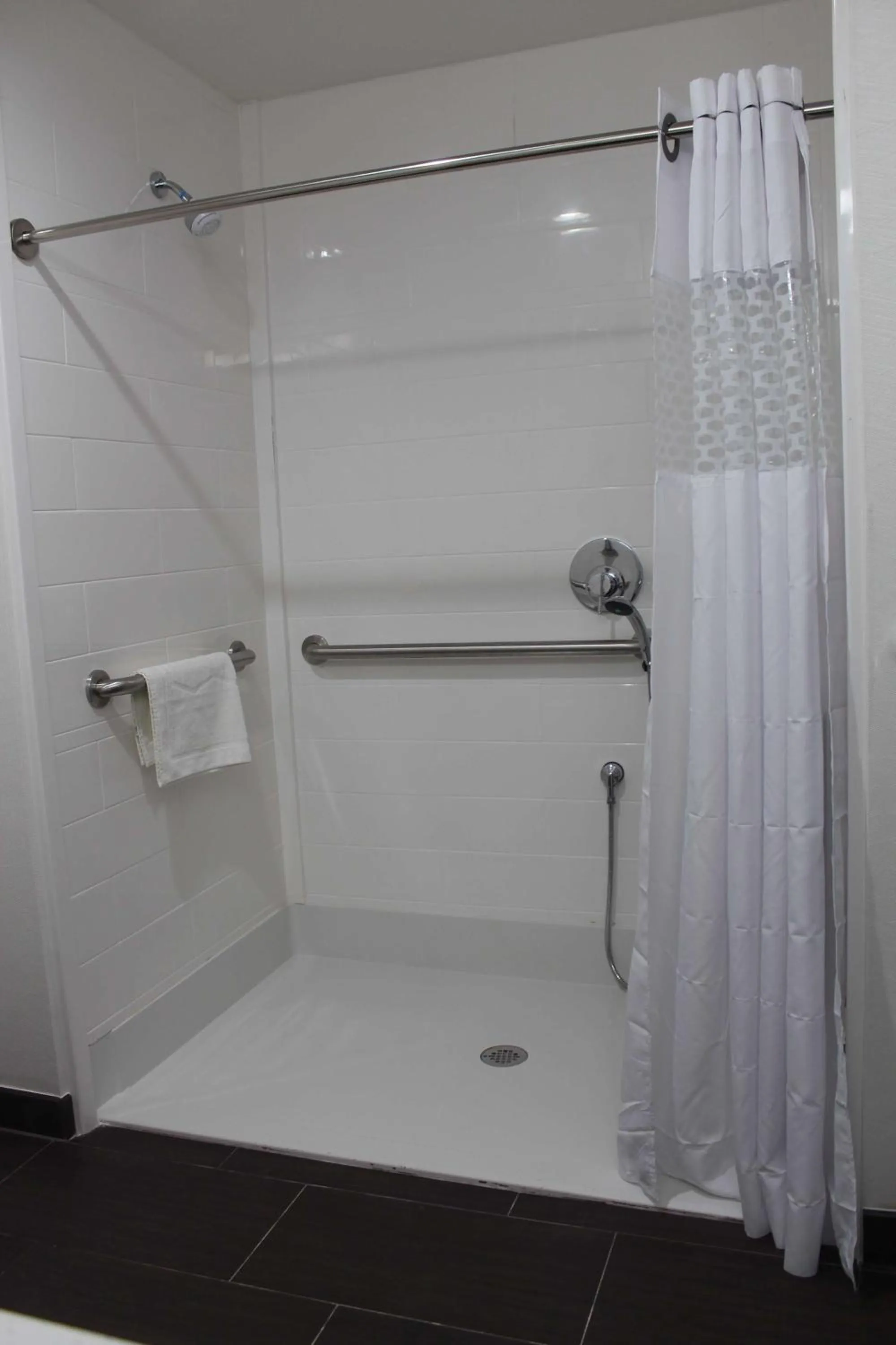 Bathroom in Hampton Inn & Suites Guthrie, OK