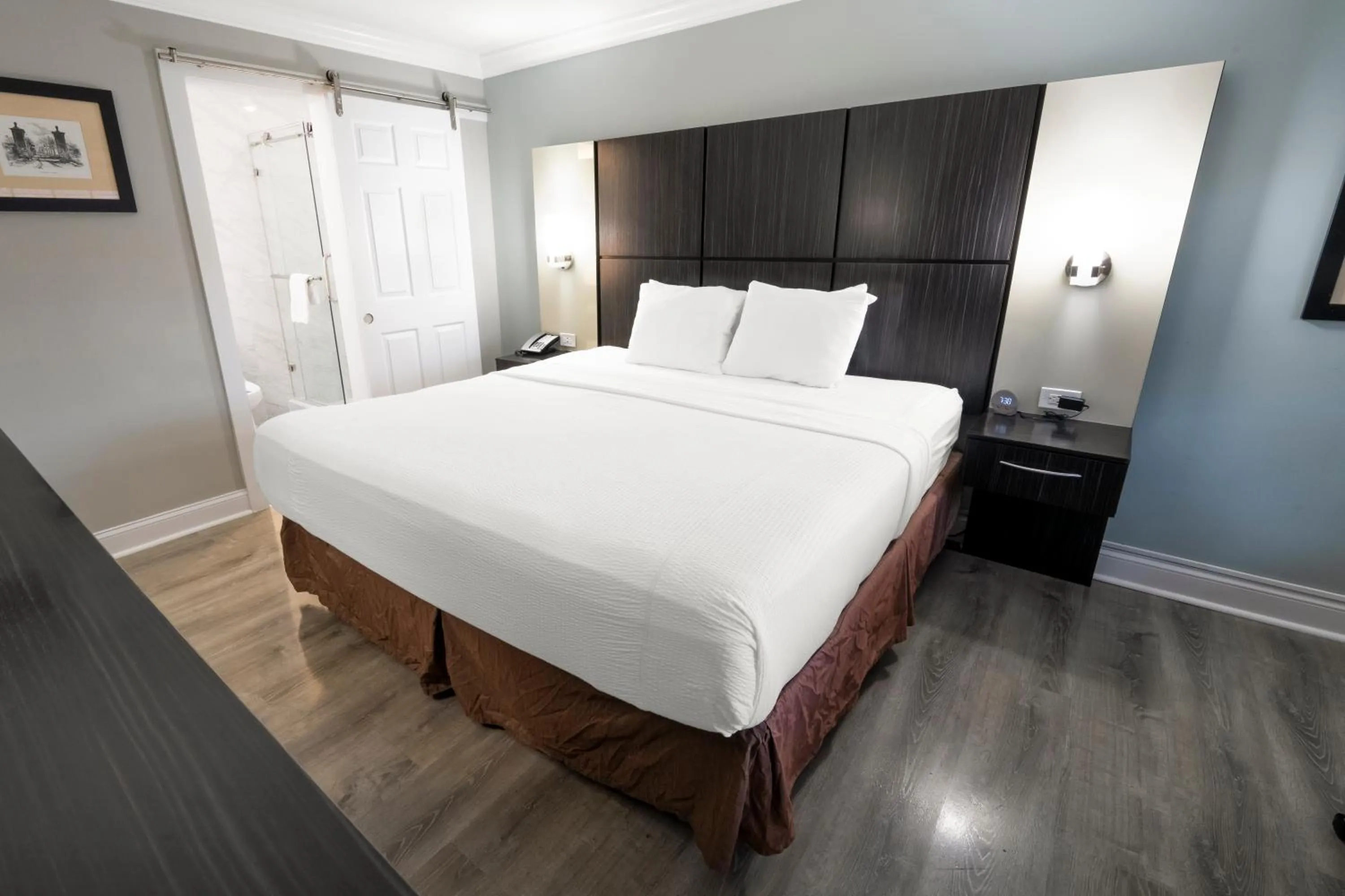 Bed in Best Western Historic Bayfront