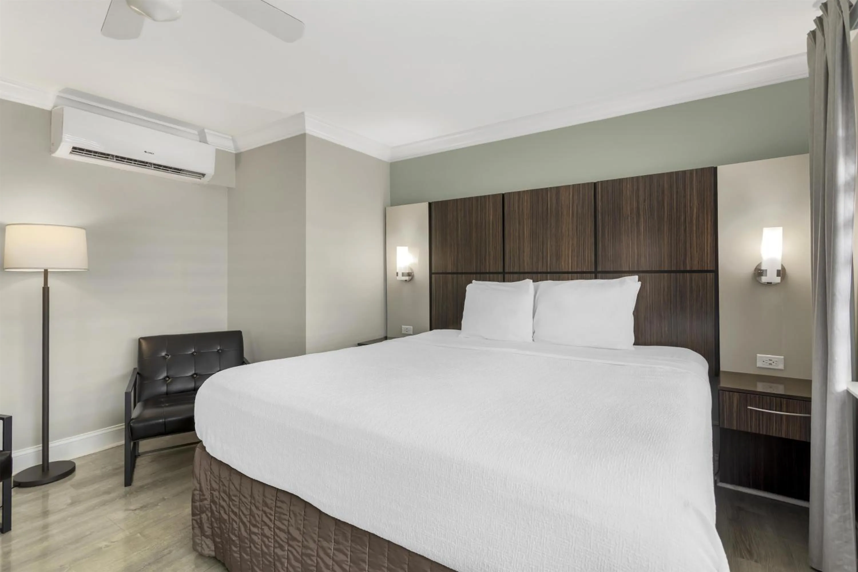 Bedroom, Bed in Best Western Historic Bayfront