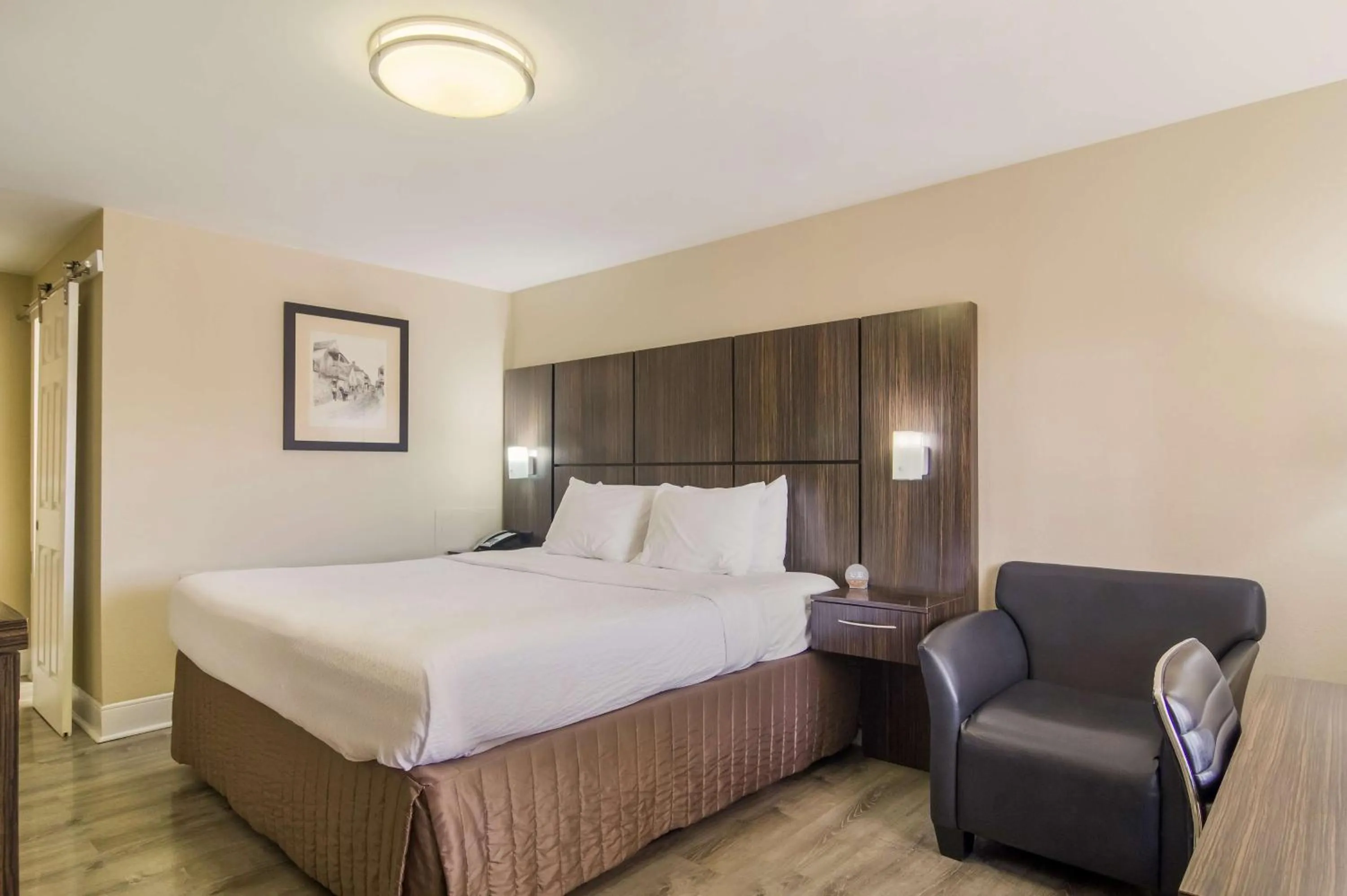 Bedroom, Bed in Best Western Historic Bayfront