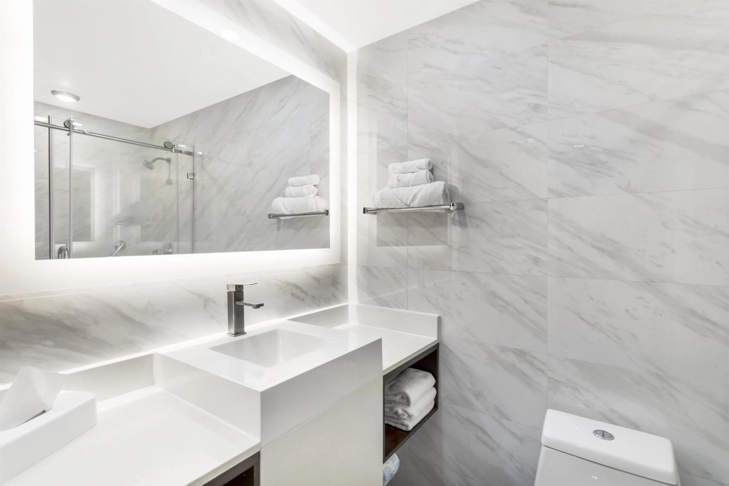 Bathroom in Best Western Historic Bayfront