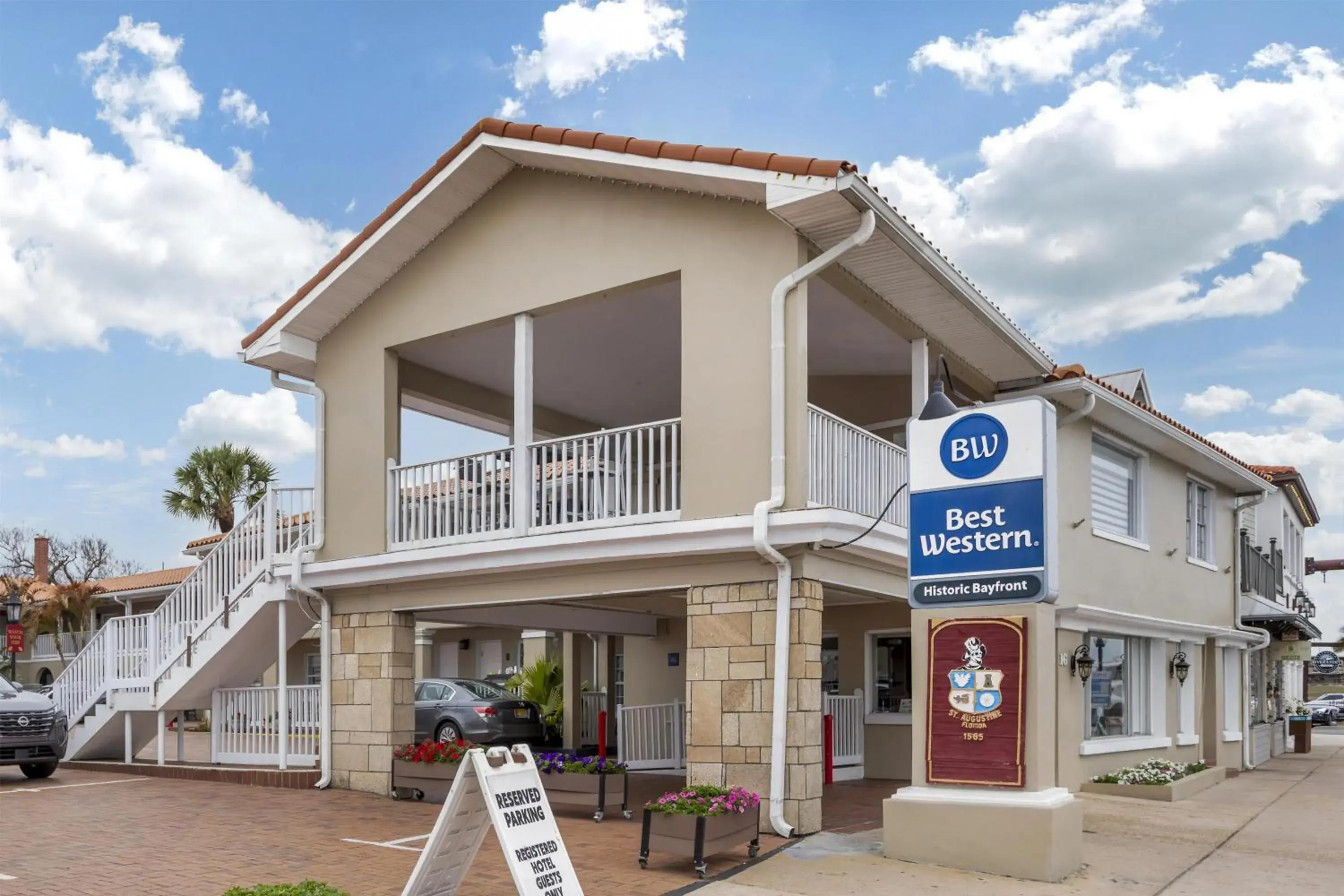 Property building in Best Western Historic Bayfront Property building in Best Western Historic Bayfront