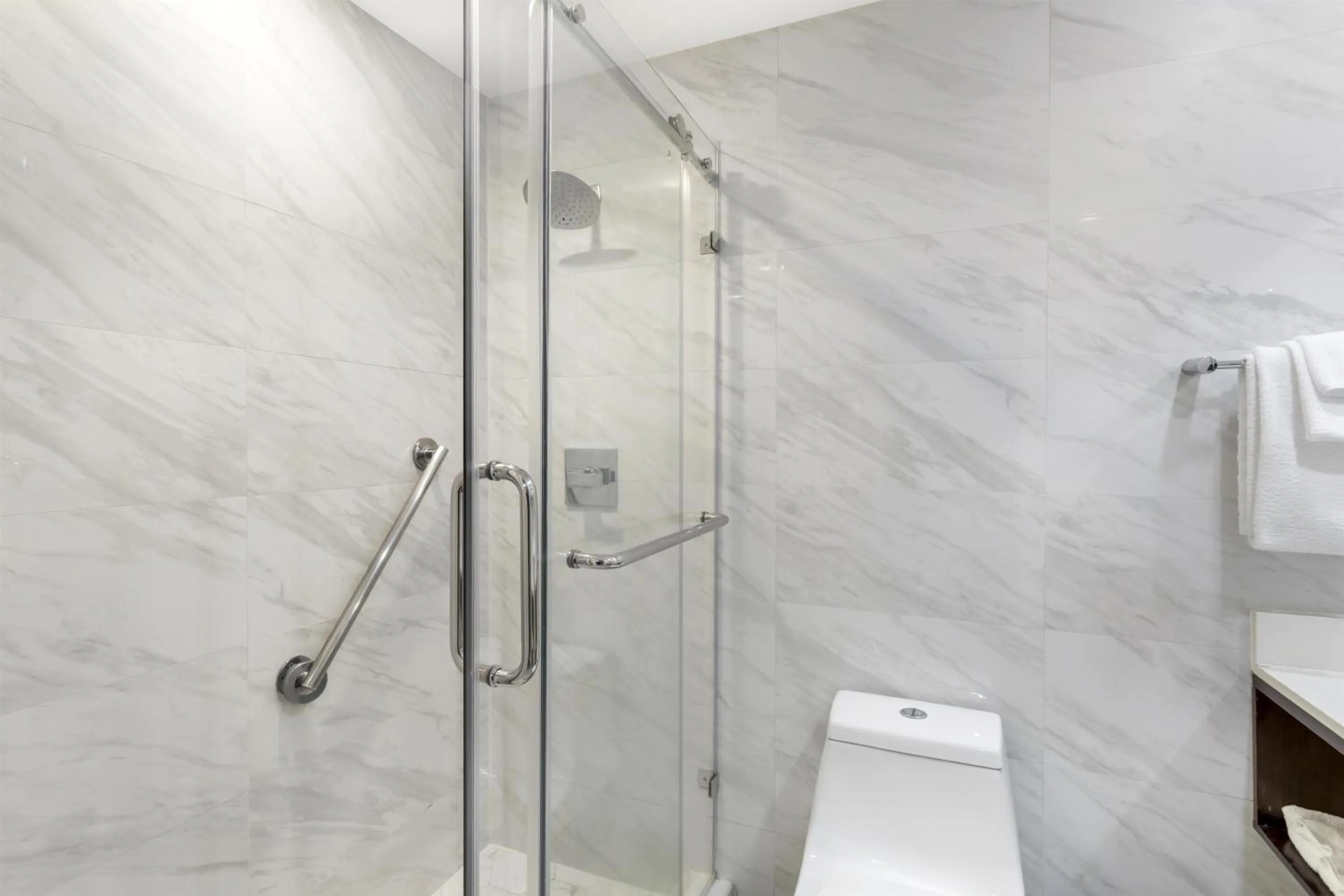 Bathroom in Best Western Historic Bayfront