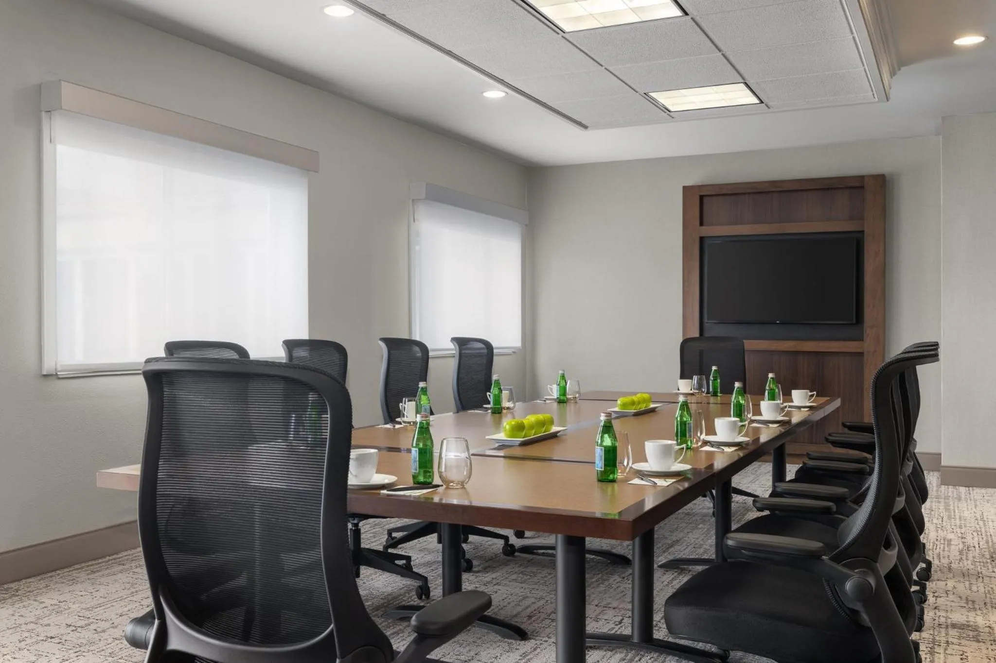Meeting/conference room in Holiday Inn Hotel & Suites Overland Park-West by IHG