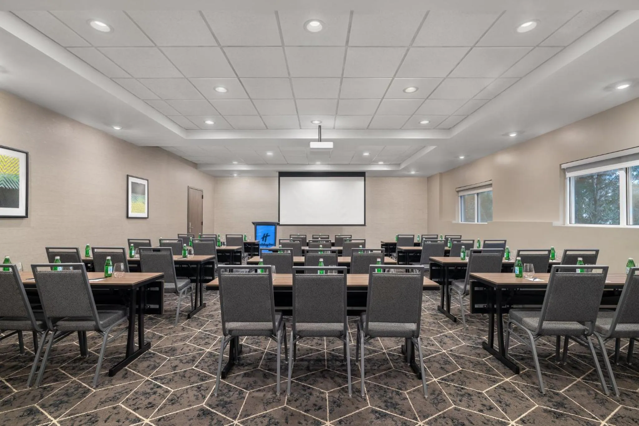 Meeting/conference room in Holiday Inn Hotel & Suites Overland Park-West by IHG