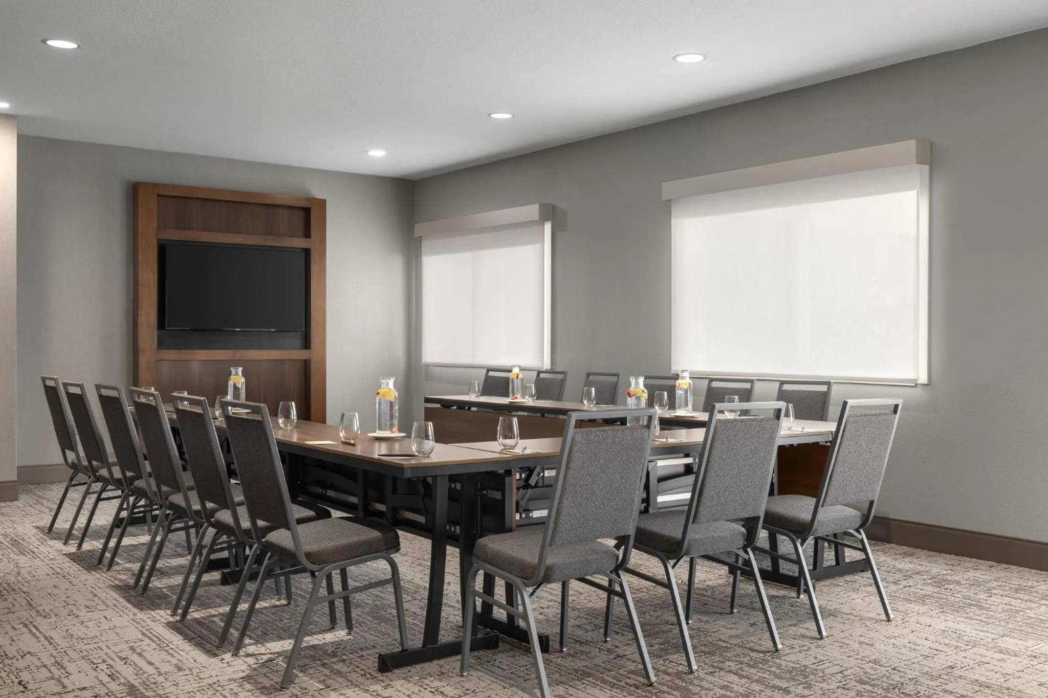 Meeting/conference room in Holiday Inn Hotel & Suites Overland Park-West by IHG