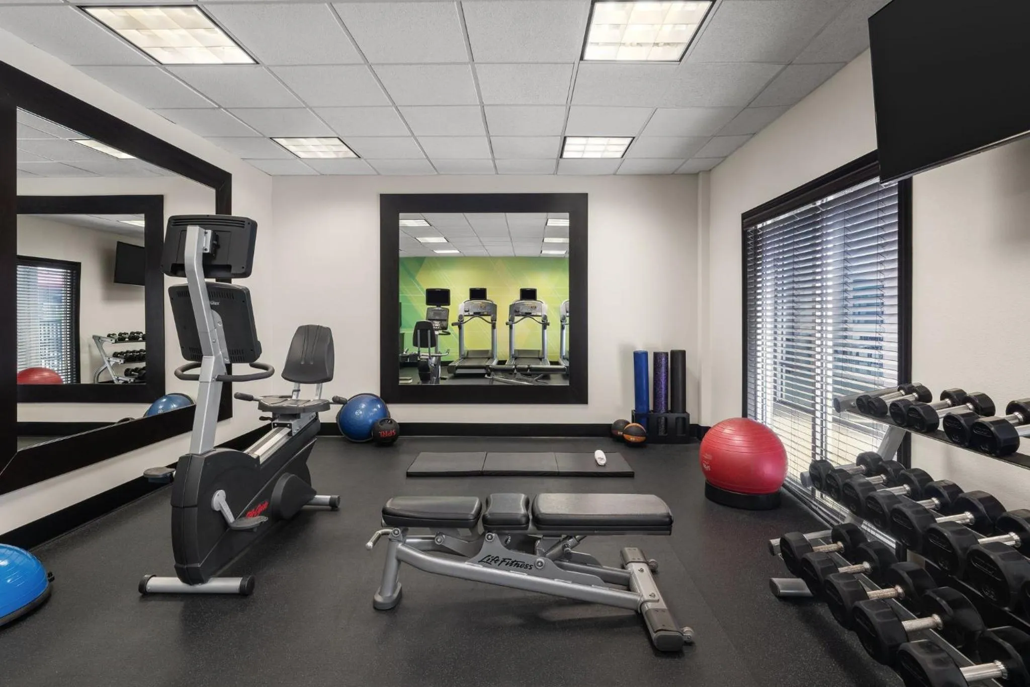 Fitness centre/facilities in Holiday Inn Hotel & Suites Overland Park-West by IHG