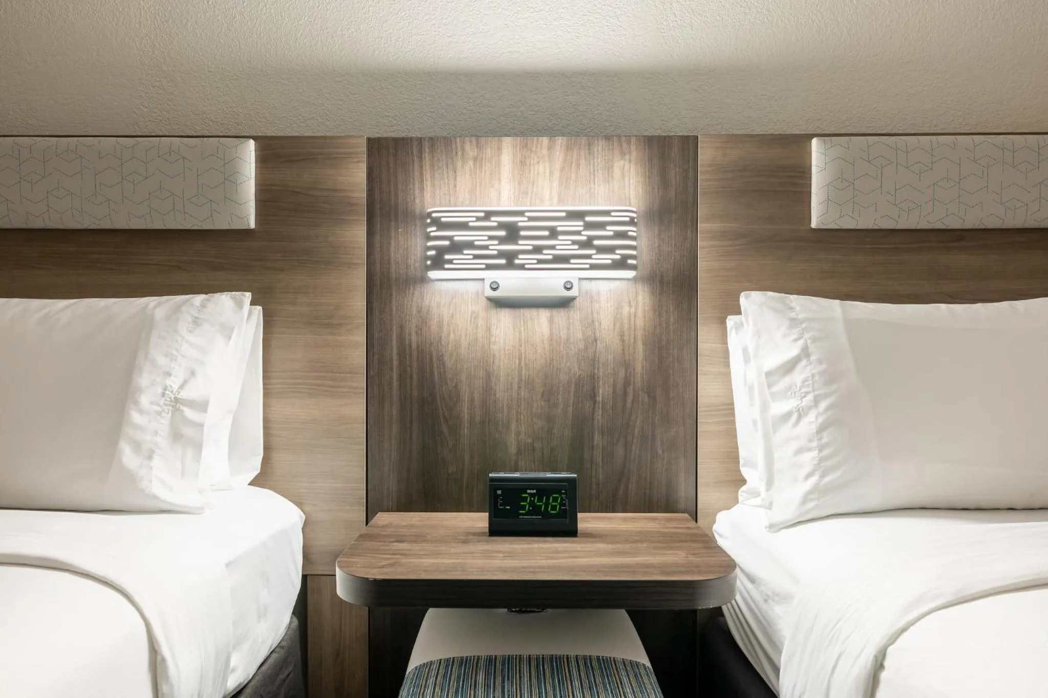 Photo of the whole room, Bed in Holiday Inn Express Van Nuys by IHG