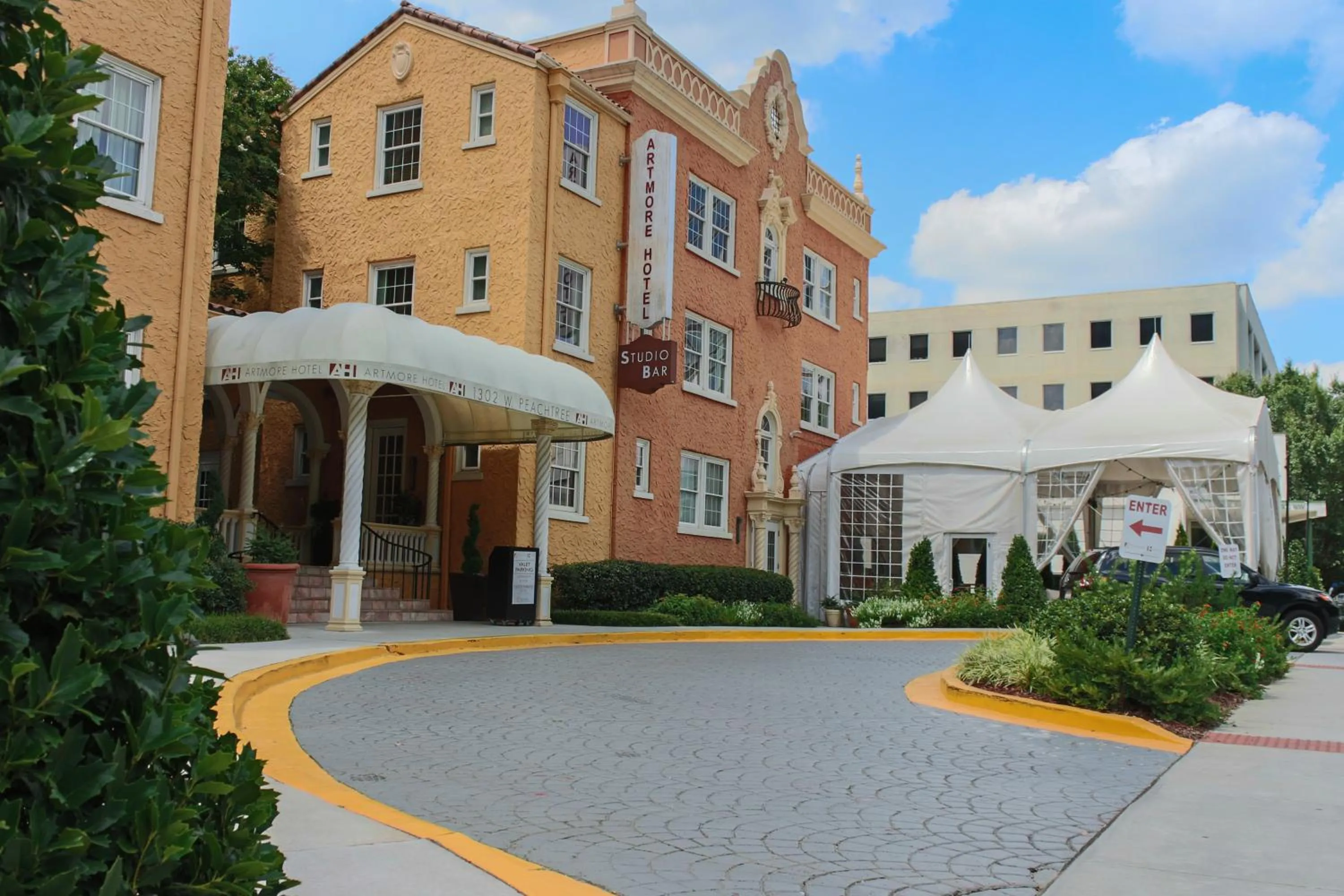 Facade/entrance, Property Building in Artmore Hotel