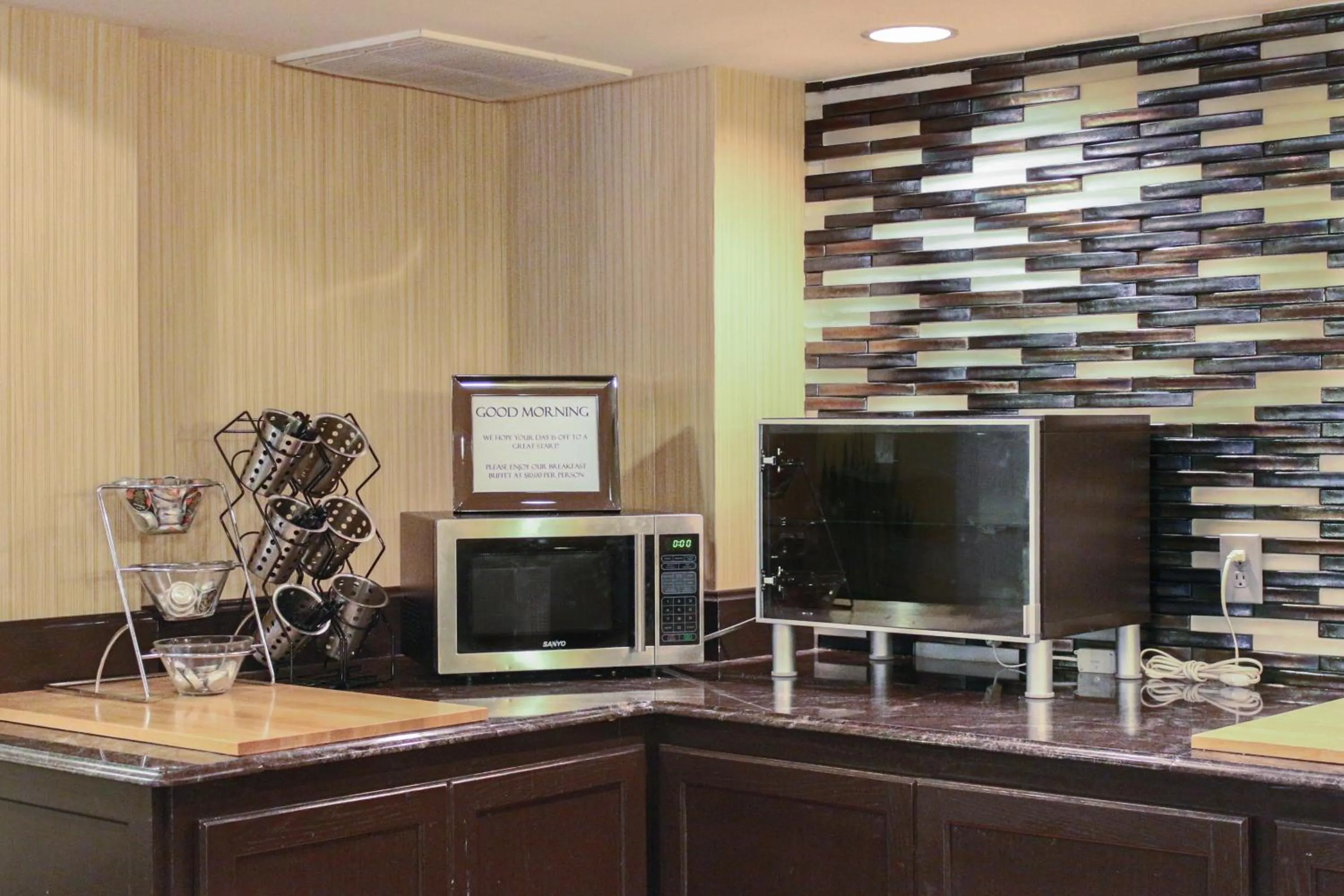 Other, TV/Entertainment Center in Artmore Hotel