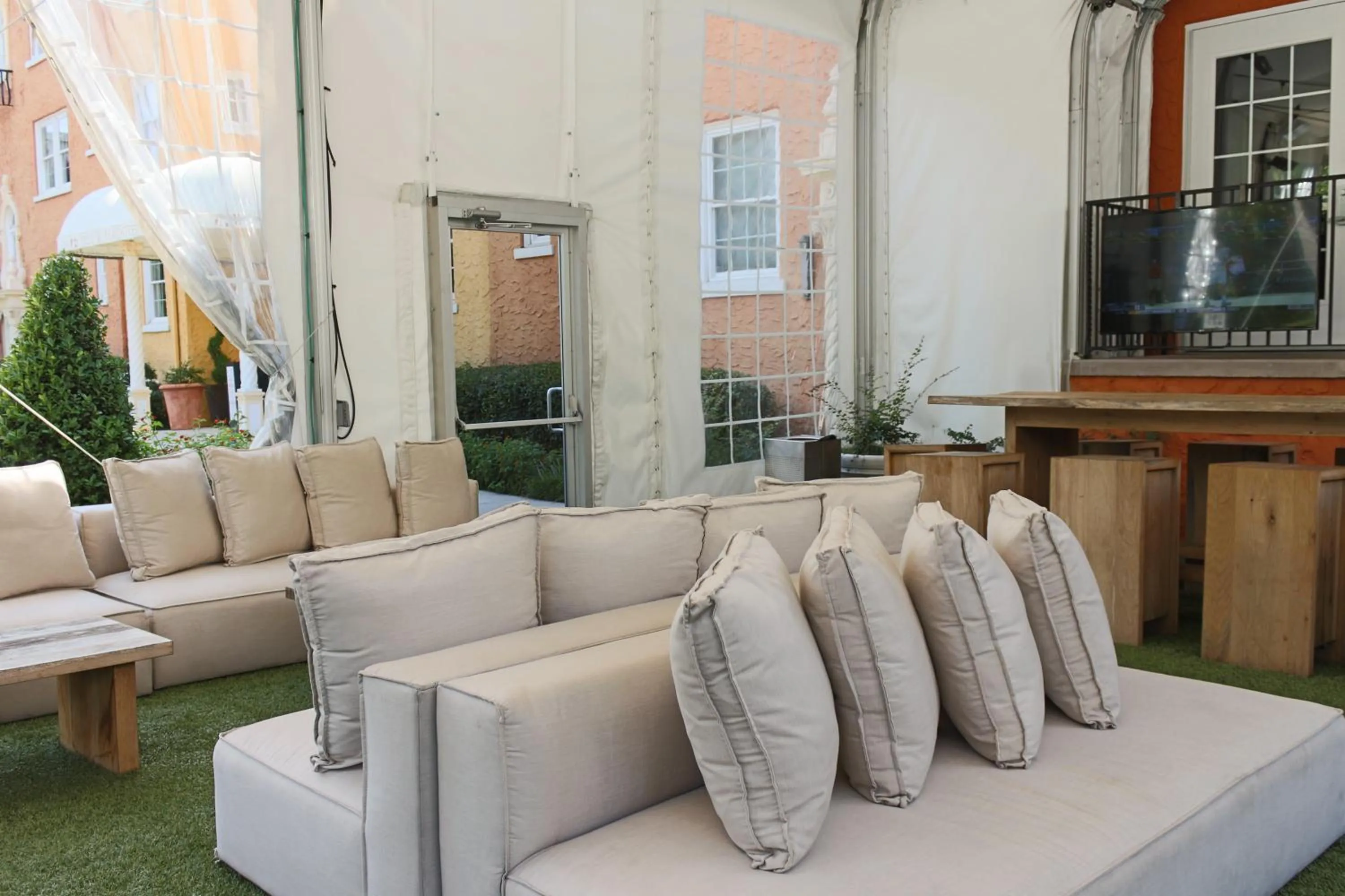 Balcony/Terrace, Seating Area in Artmore Hotel