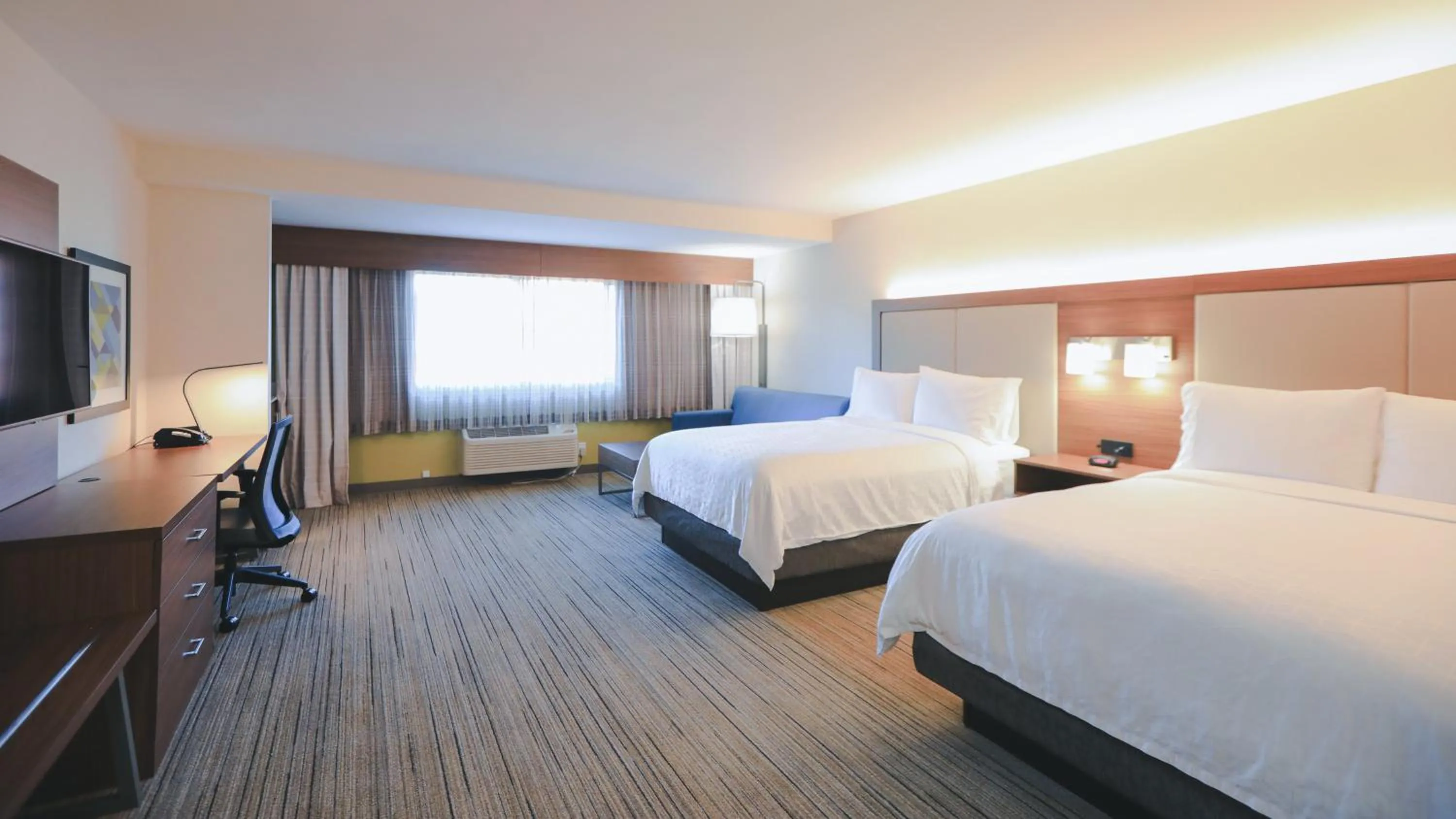 Photo of the whole room, Bed in Holiday Inn Express Lompoc by IHG