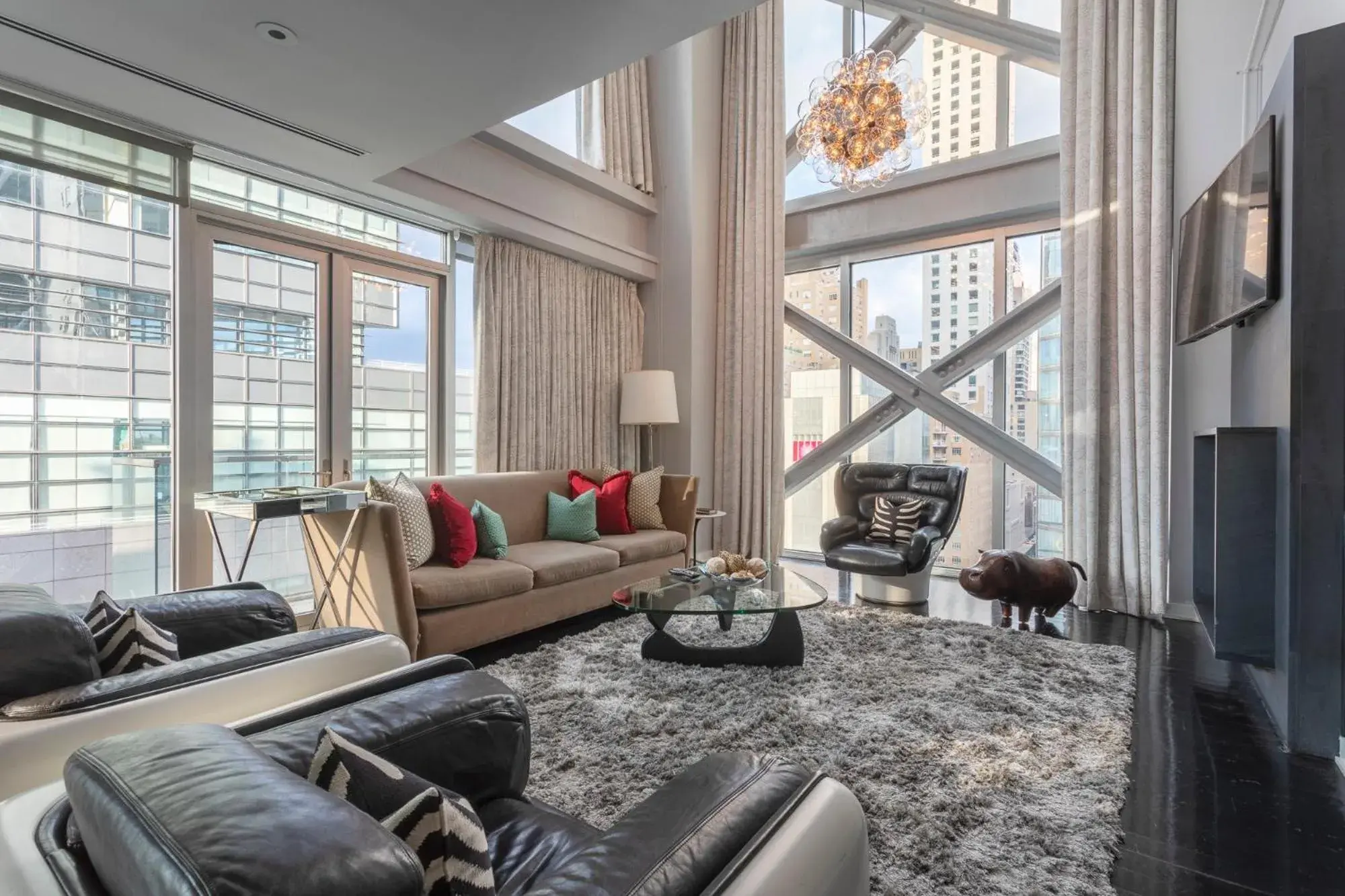 Living room in 6 Columbus Central Park Hotel Living room in 6 Columbus Central Park Hotel