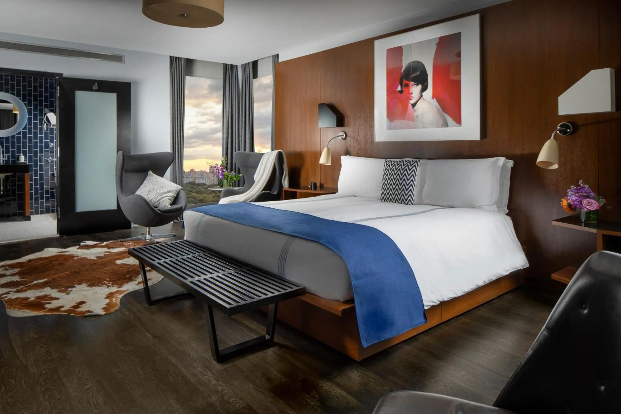 Photo of the whole room, Bed in 6 Columbus Central Park Hotel