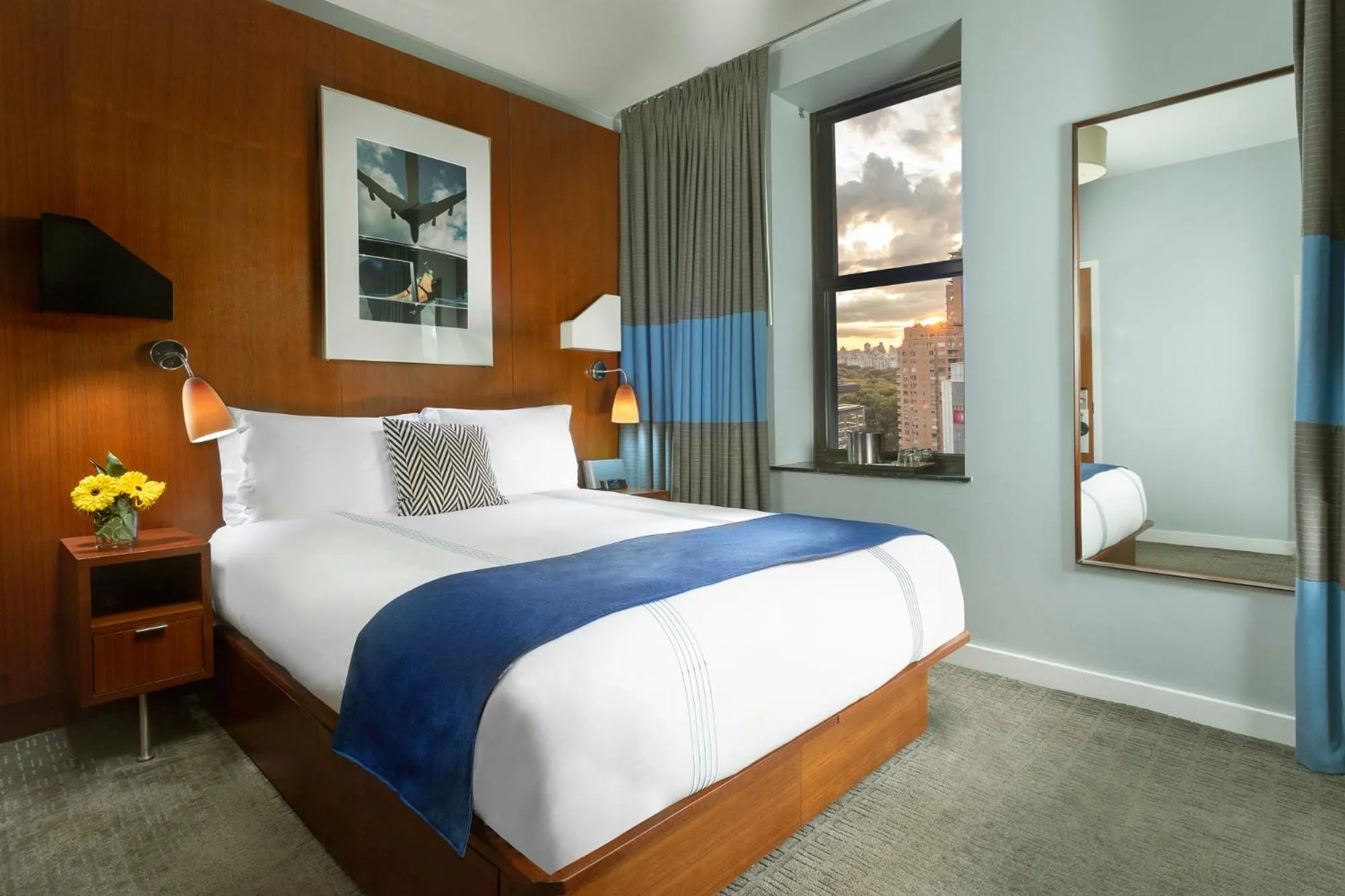 Bedroom, Bed in 6 Columbus Central Park Hotel