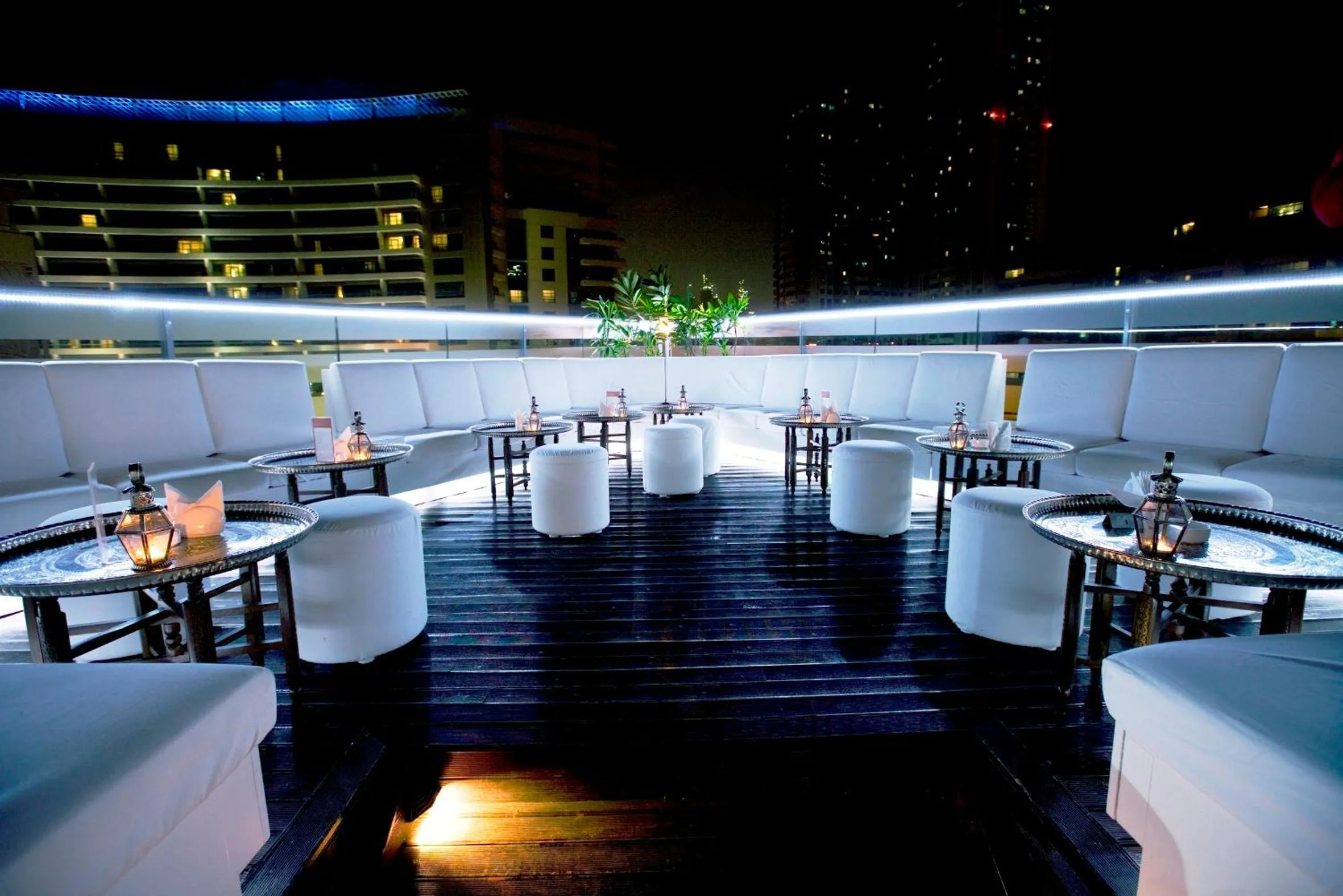 Restaurant/places to eat in Social Hotel