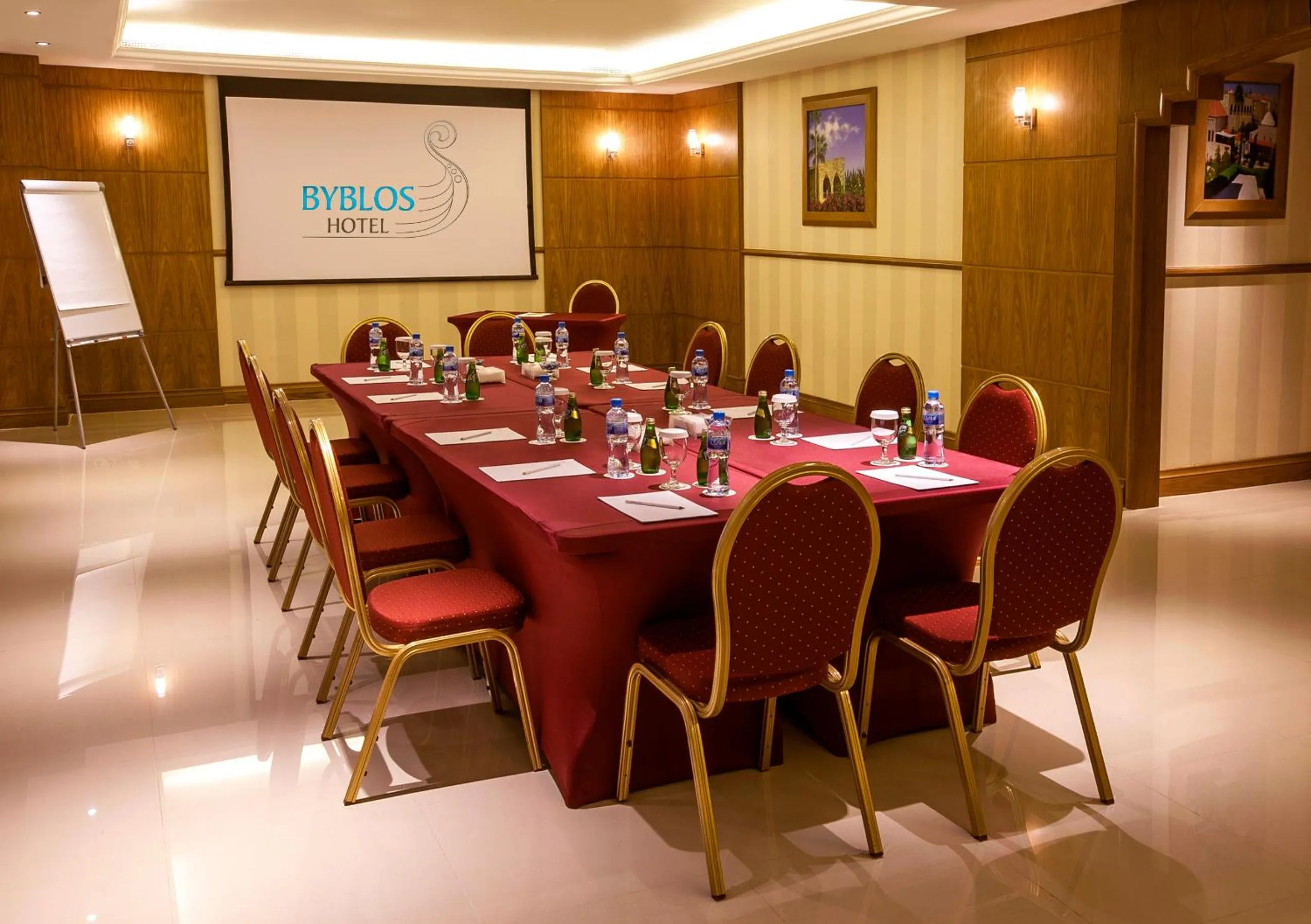 Business facilities in Social Hotel