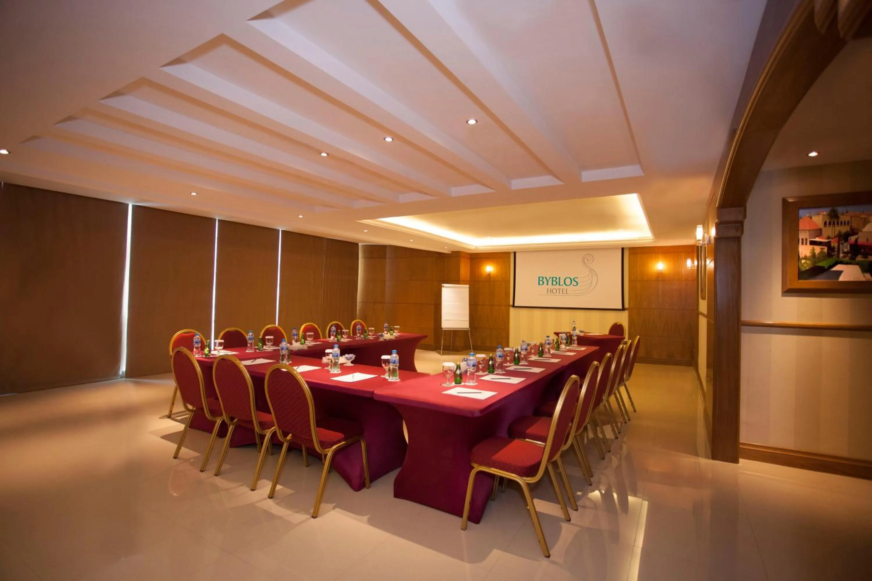 Business facilities in Social Hotel