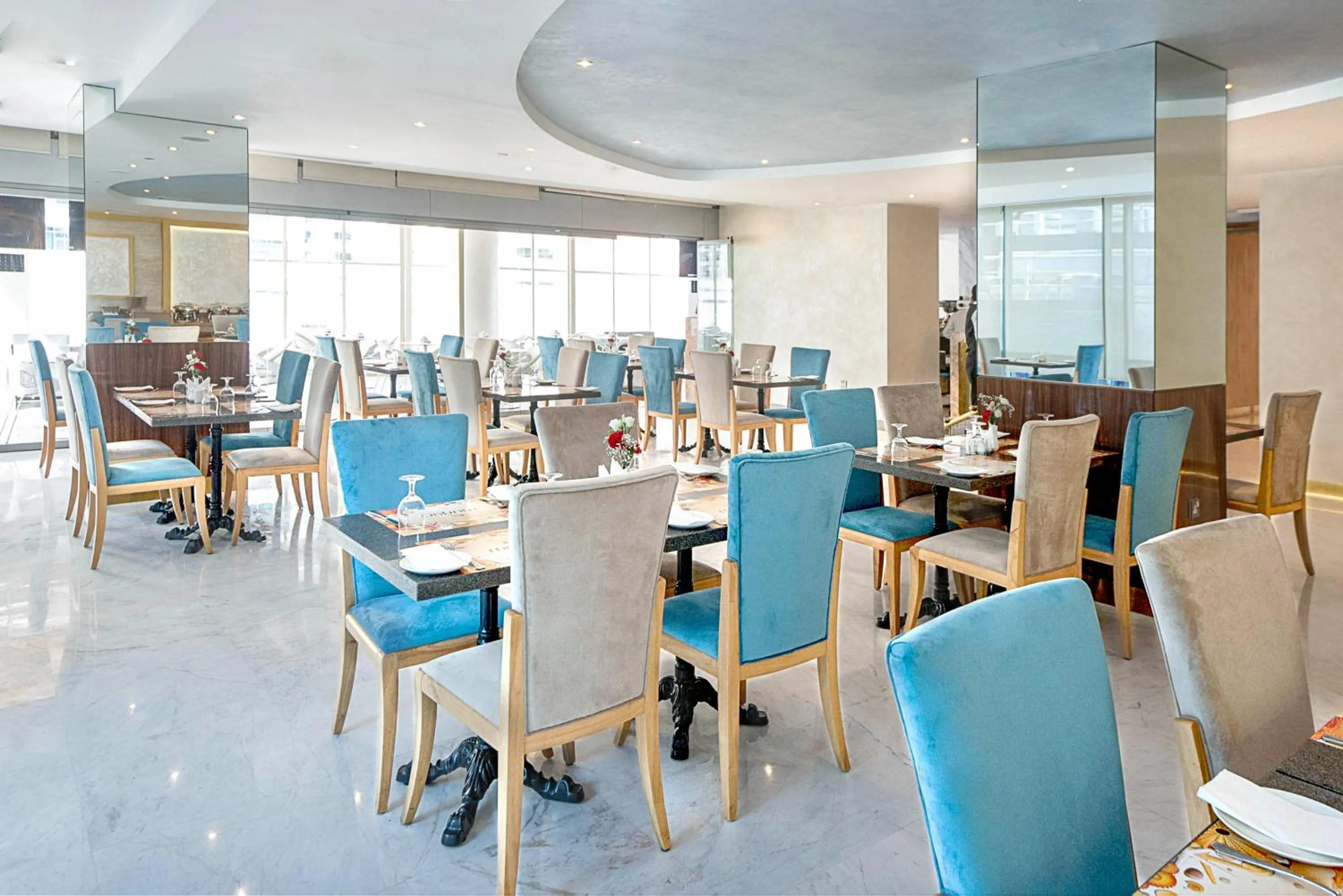 Restaurant/places to eat in Social Hotel