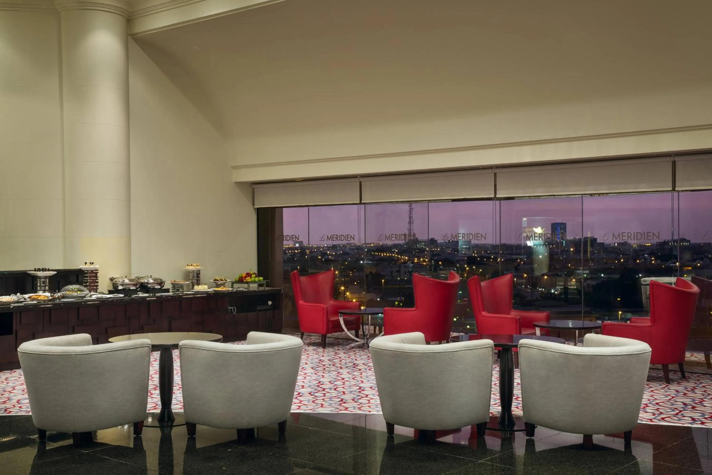 Lounge or bar in Le Meridien Jeddah