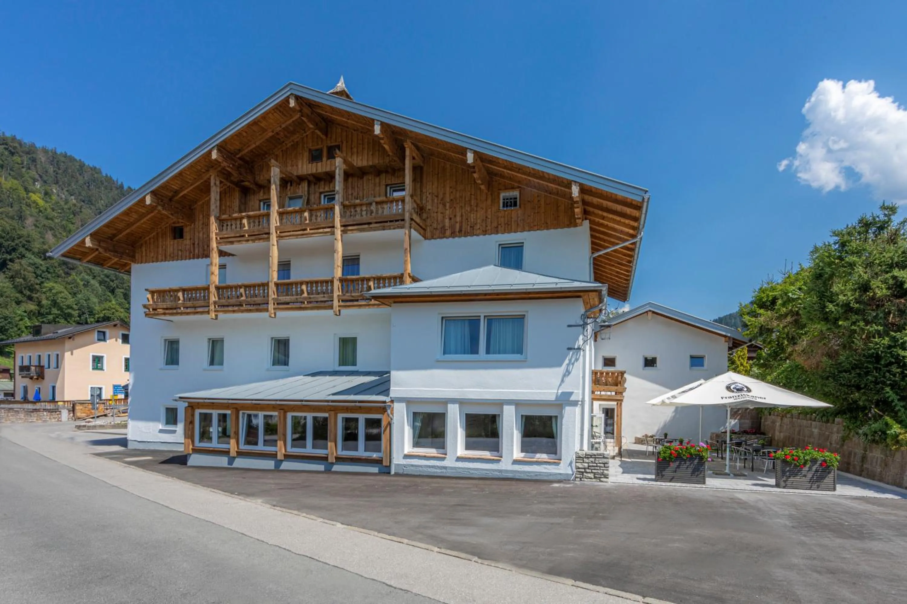 Property building in Home-Hotel Salzberg