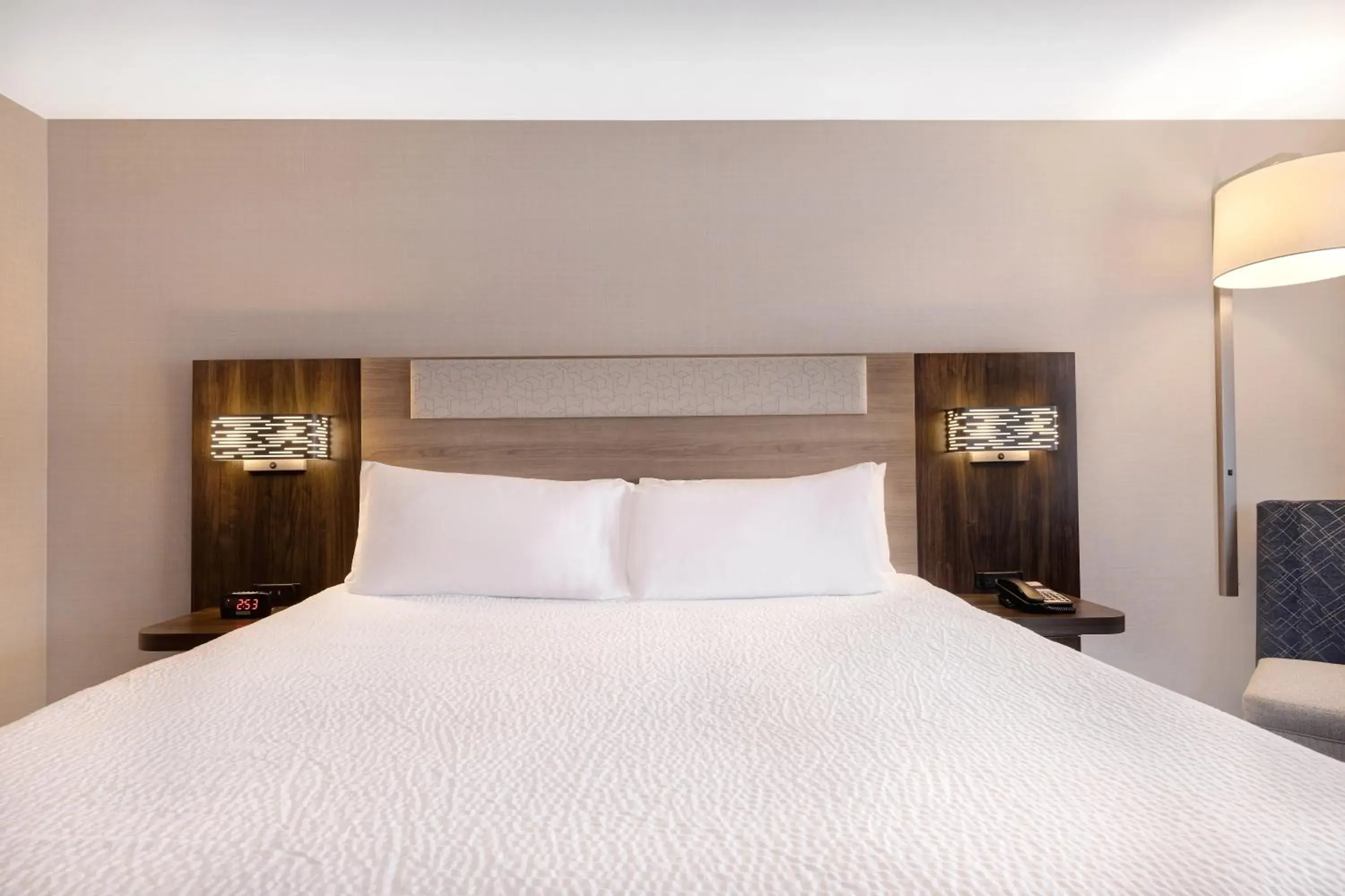 Bed in Holiday Inn Express Hotel & Suites Moab by IHG Bed in Holiday Inn Express Hotel & Suites Moab by IHG