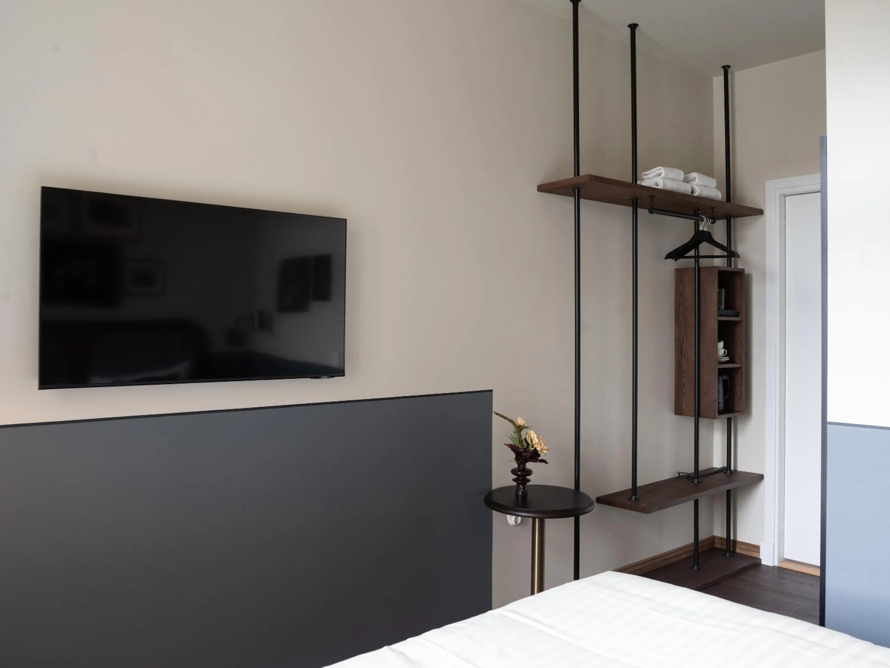 TV and multimedia, Bed in Hotel Bishops Arms Lund