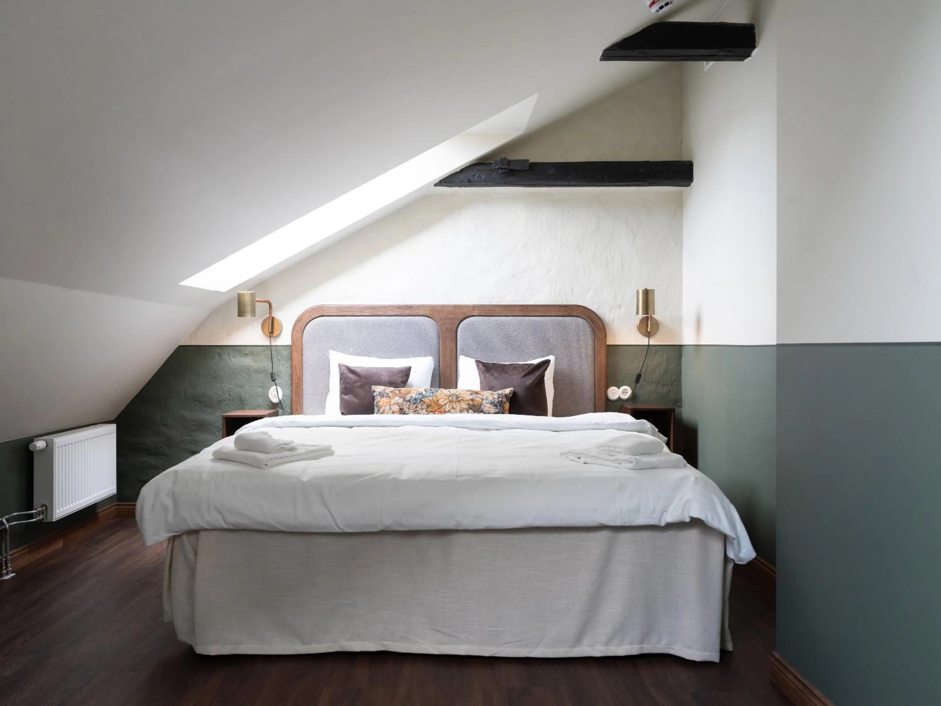 Bedroom, Bed in Hotel Bishops Arms Lund