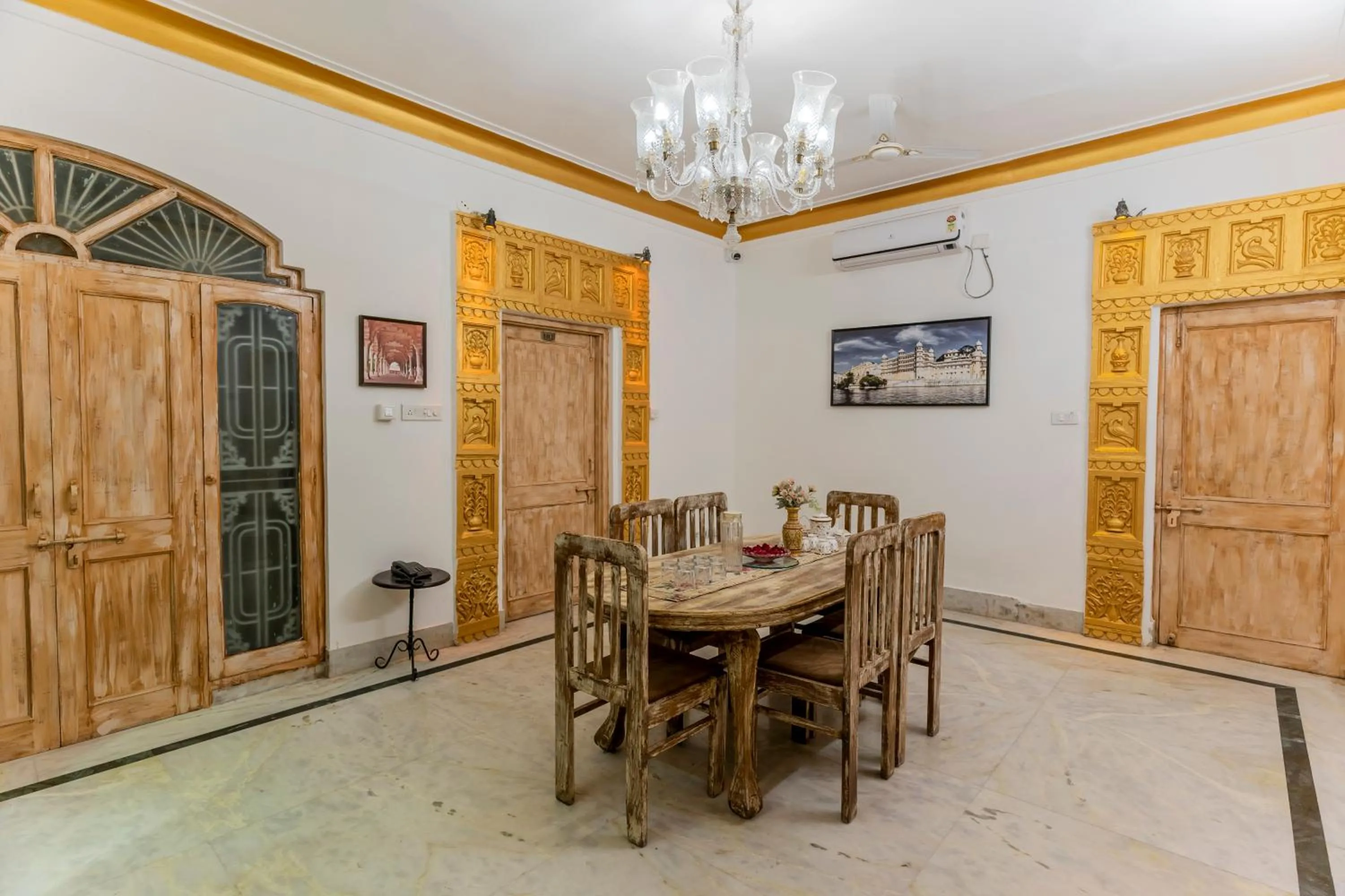 Dining area in Wanderlust -Boutique Stay