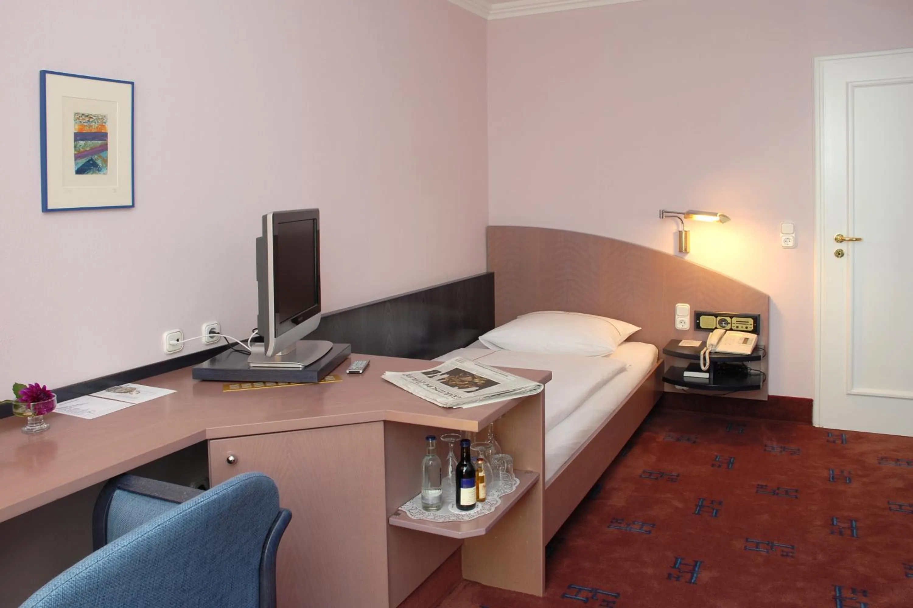 Photo of the whole room, Bed in Hotel Garni Lindacher Hof