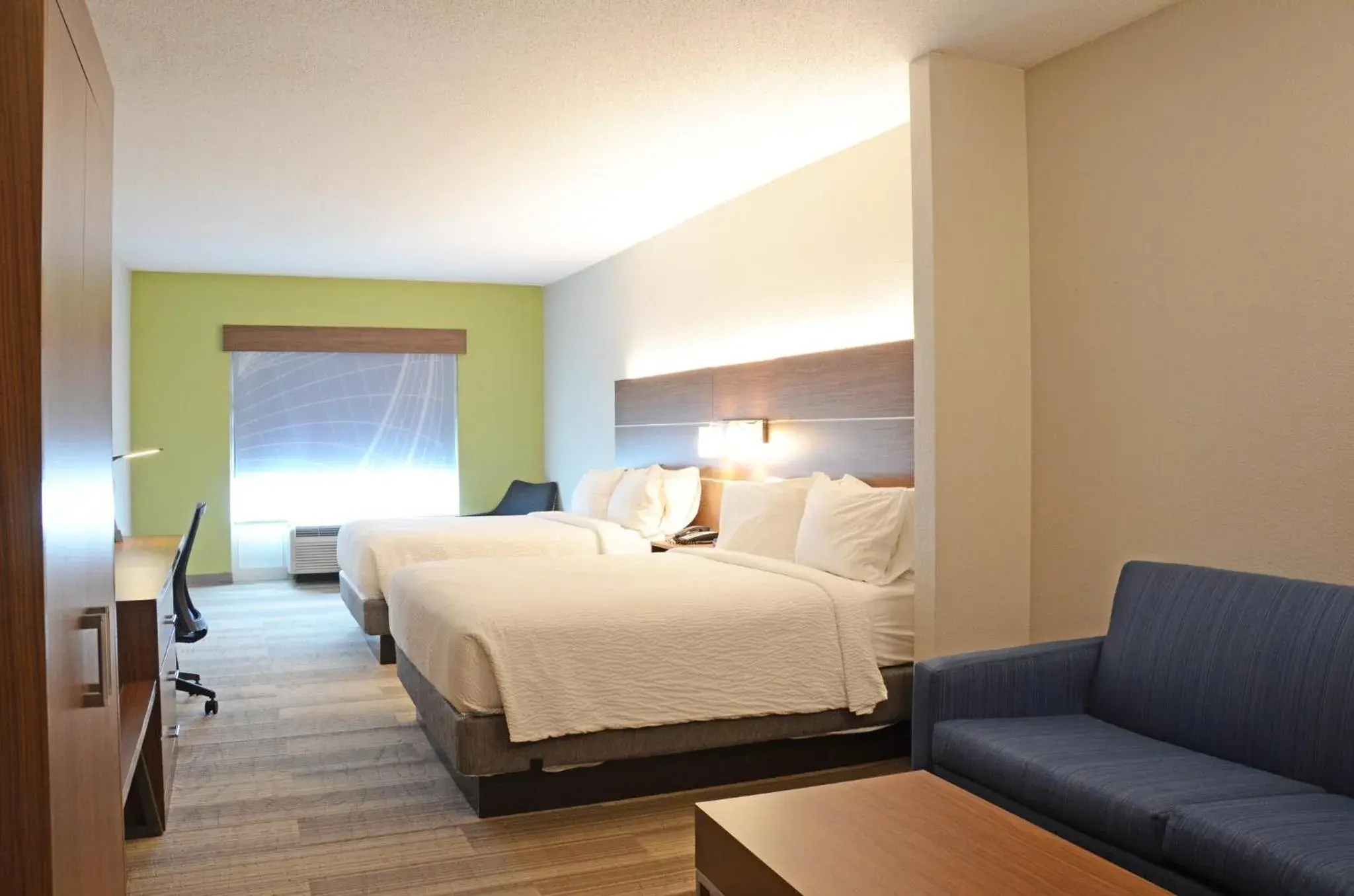 Executive Queen Room with Two Queen Beds in Holiday Inn Express Hotel & Suites Millington-Memphis Area by IHG Executive Queen Room with Two Queen Beds in Holiday Inn Express Hotel & Suites Millington-Memphis Area by IHG
