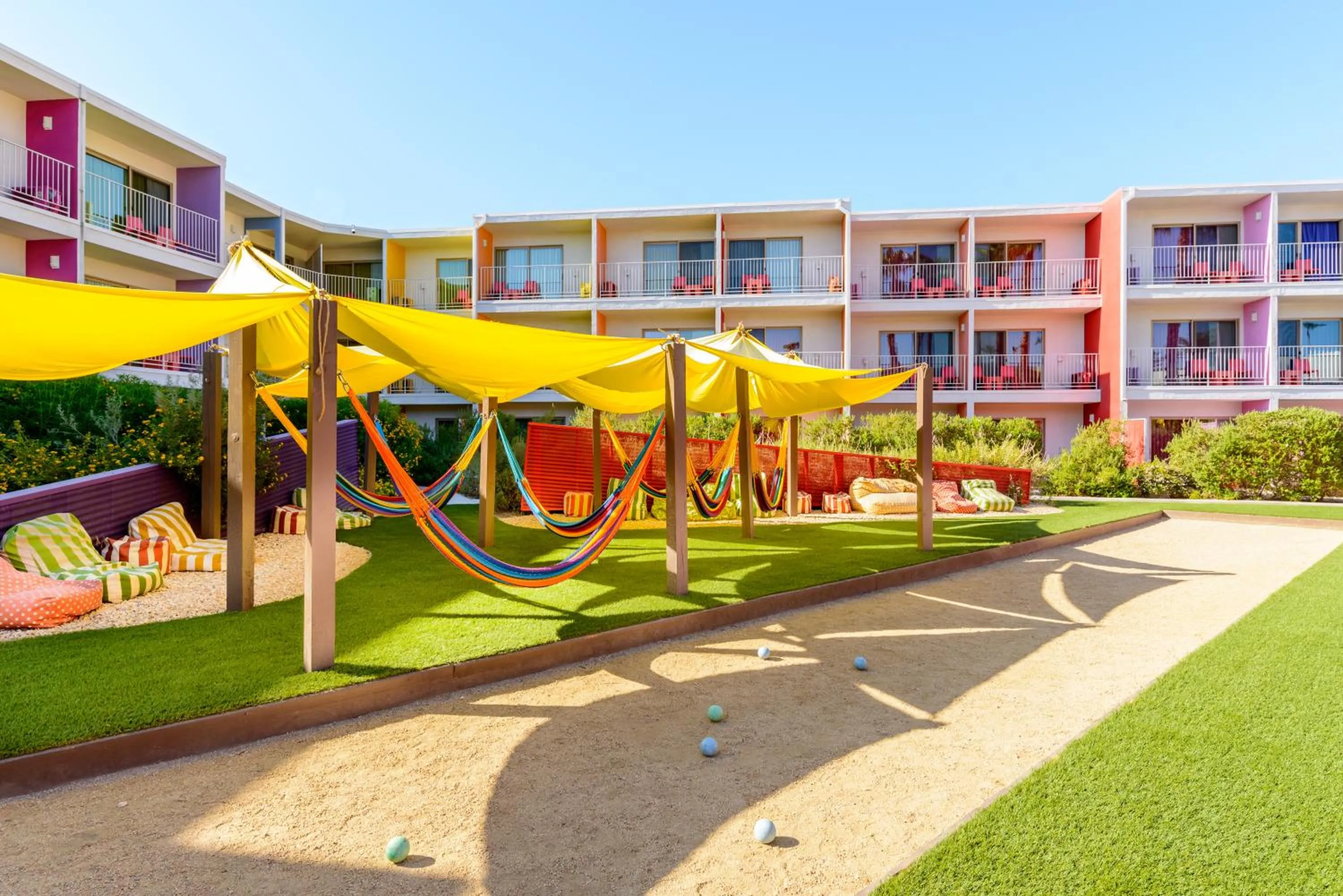 Garden in The Saguaro Palm Springs