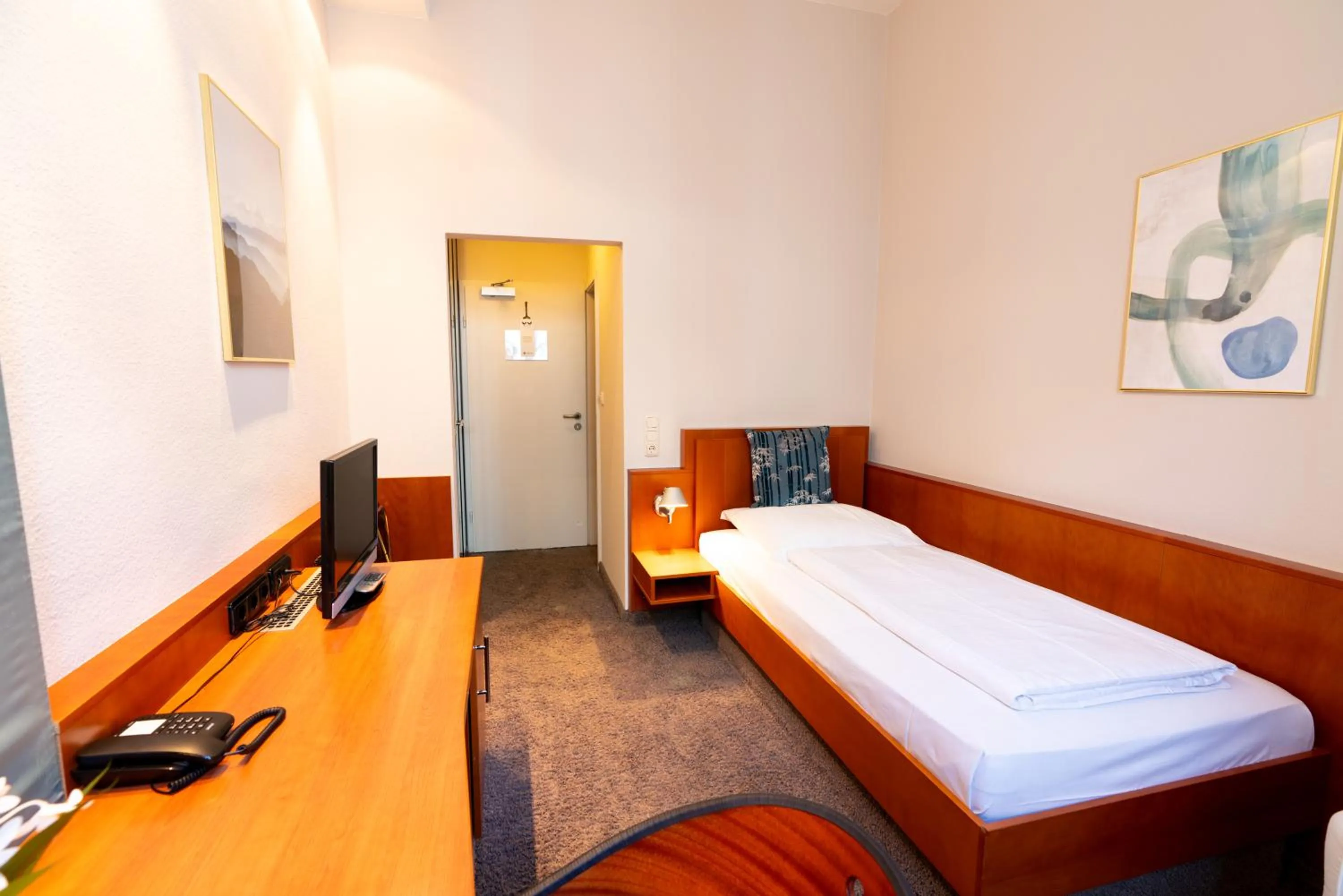 Bed in Hotel Carlton Munich