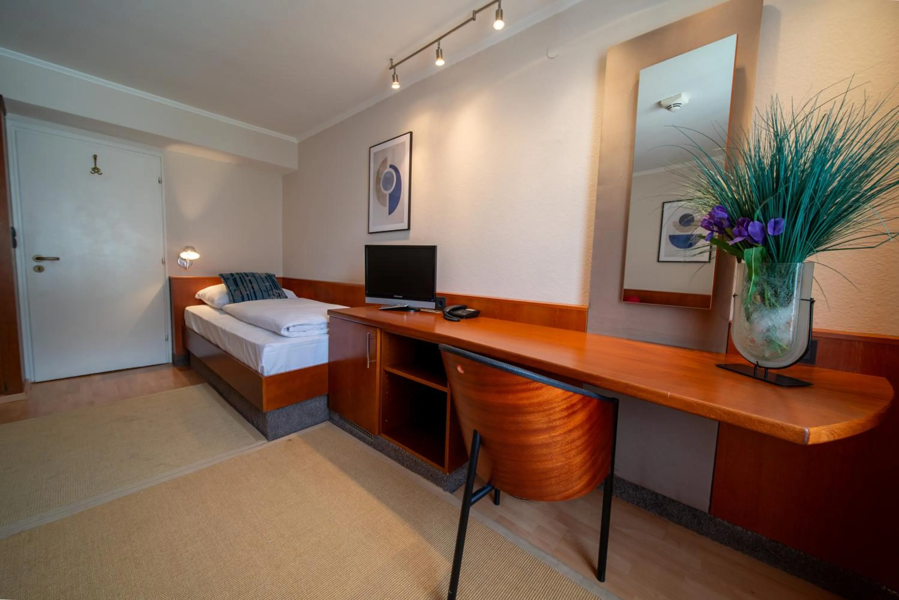 Bed in Hotel Carlton Munich