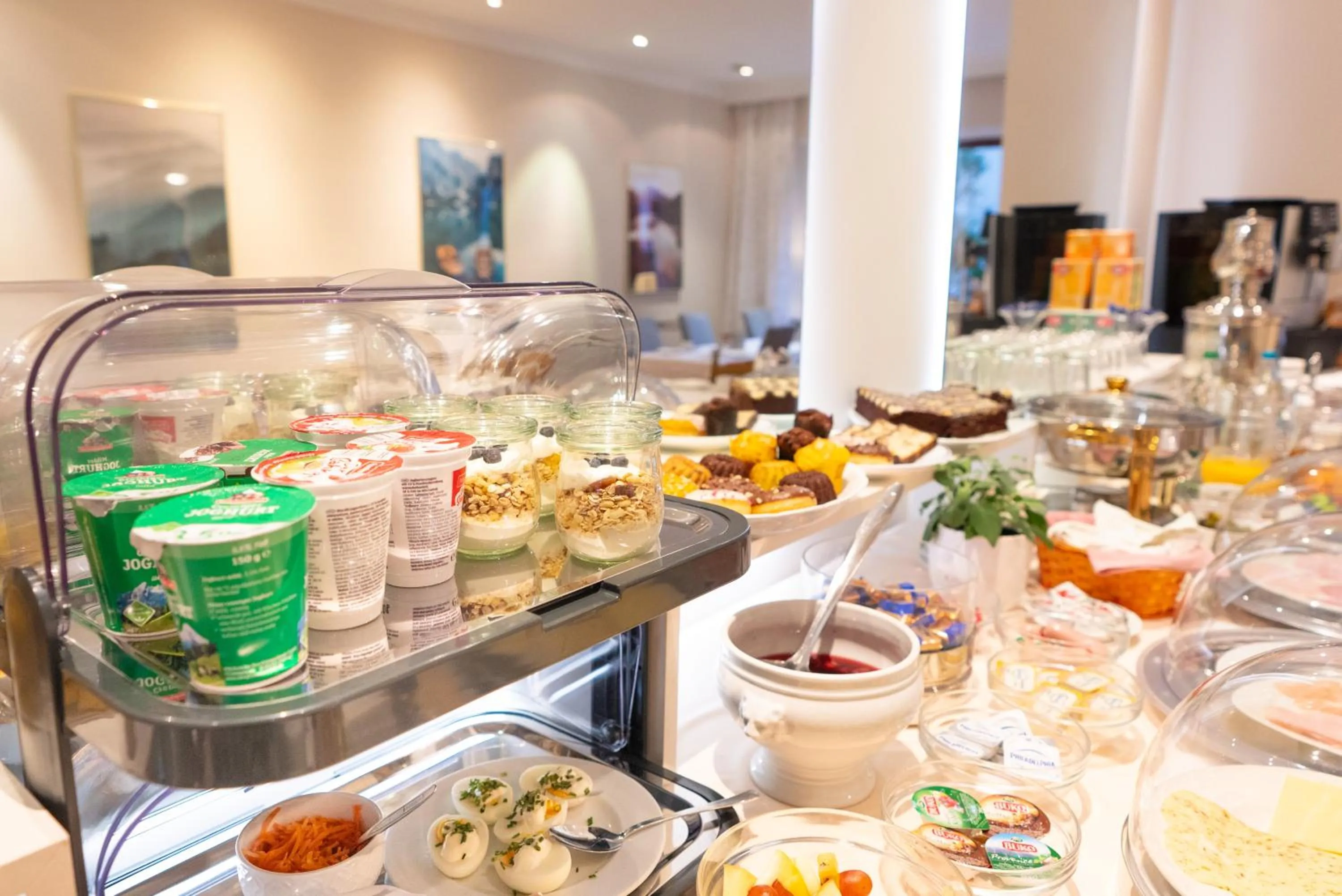 Food and drinks in Hotel Carlton Munich