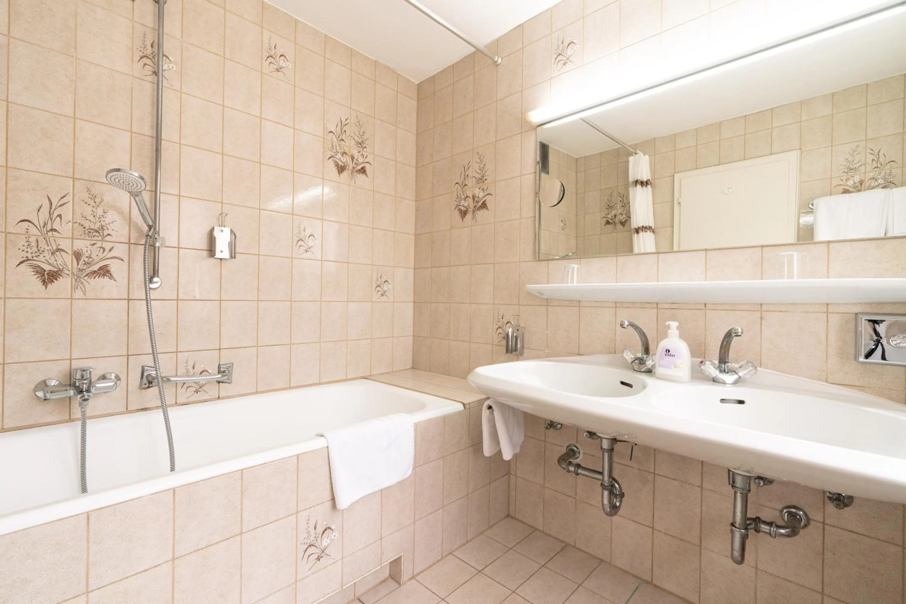 Bathroom in Hotel Carlton Munich