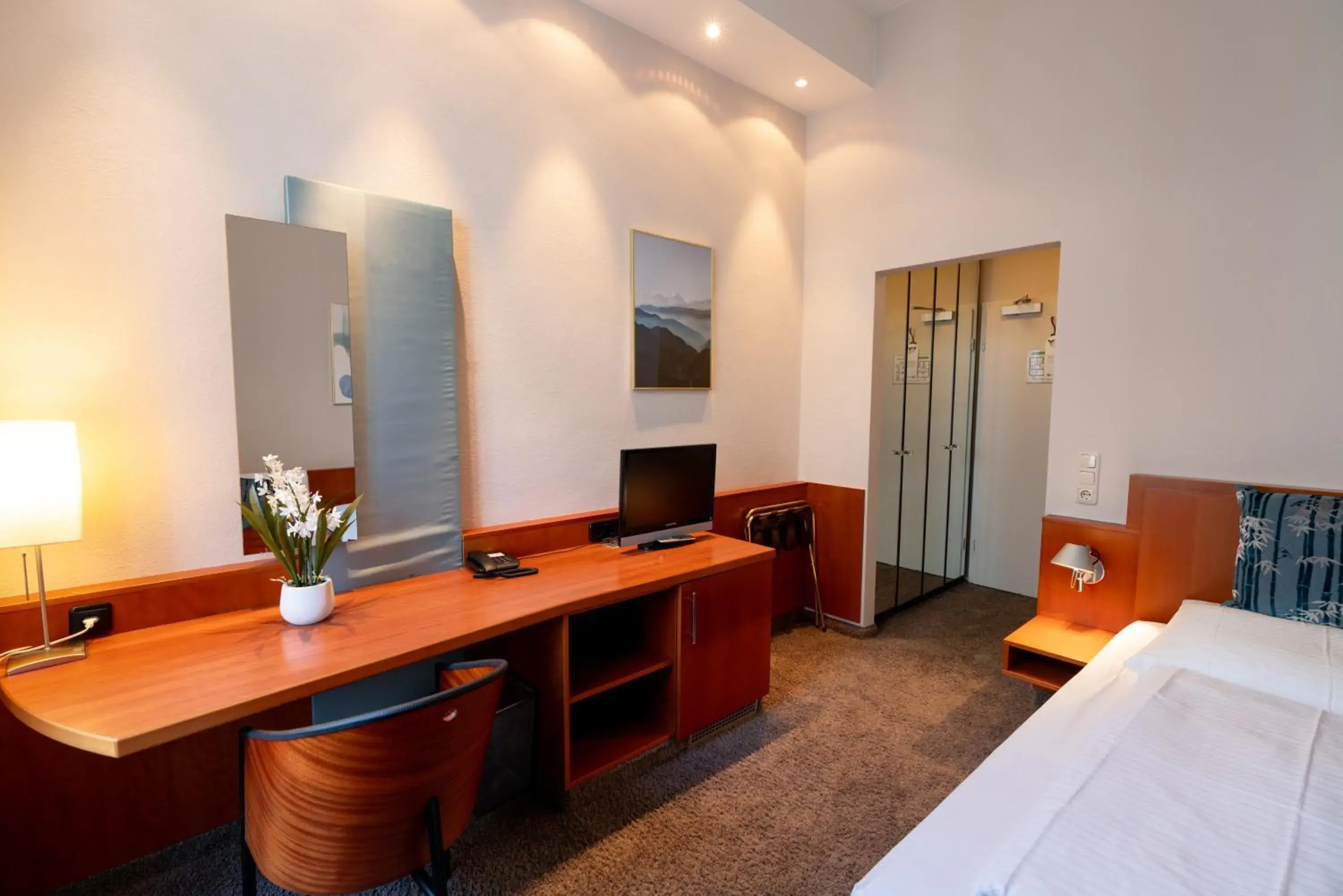 Single Room - single occupancy in Hotel Carlton Munich Single Room - single occupancy in Hotel Carlton Munich