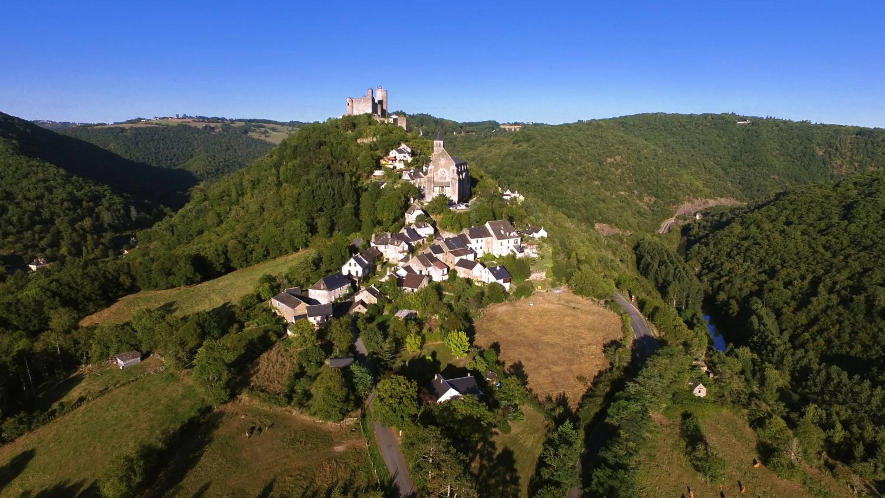Nearby landmark in VVF Aveyron Najac
