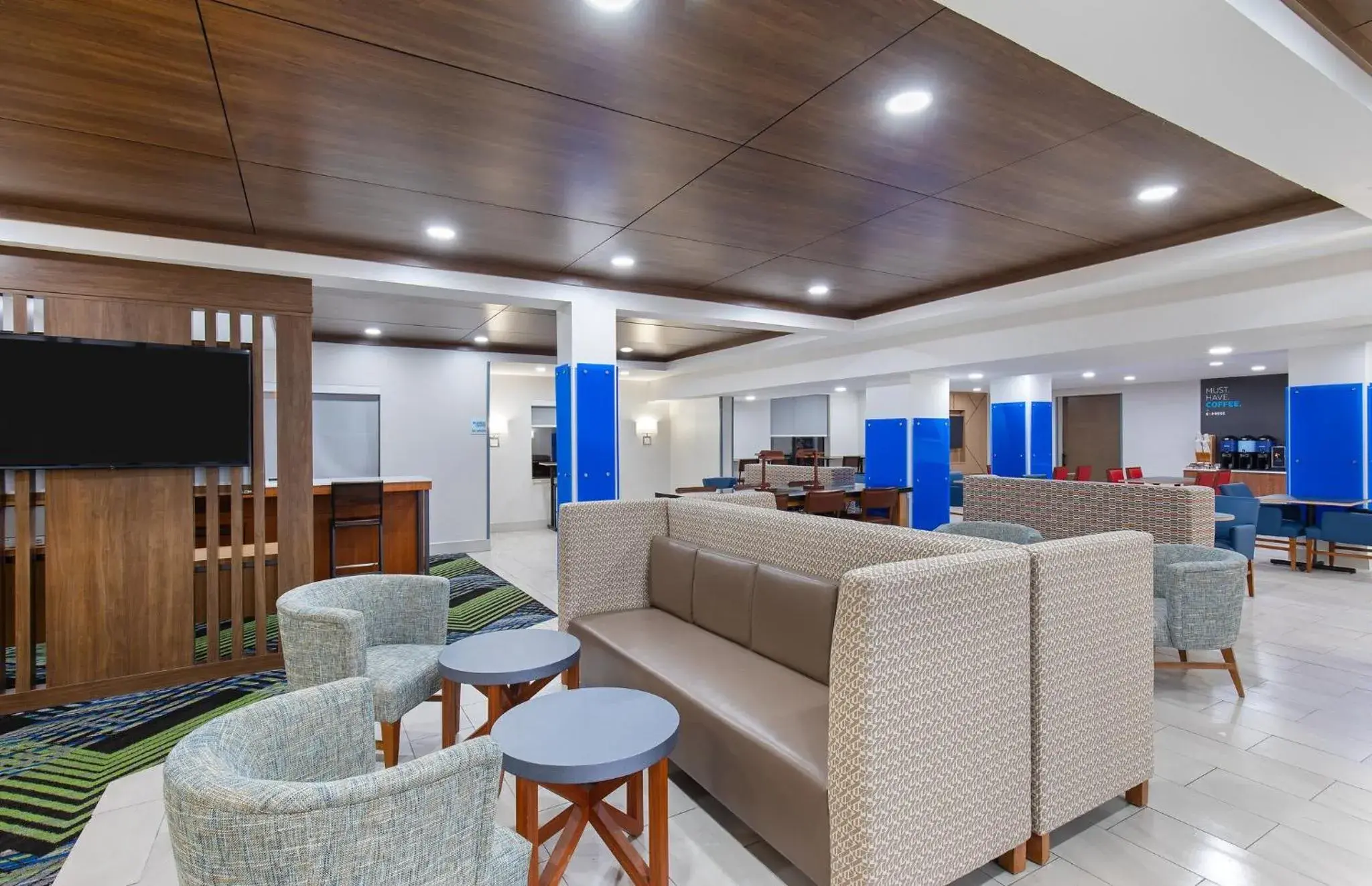 Property building in Holiday Inn Express Hotel & Suites Birmingham - Inverness 280 by IHG Property building in Holiday Inn Express Hotel & Suites Birmingham - Inverness 280 by IHG